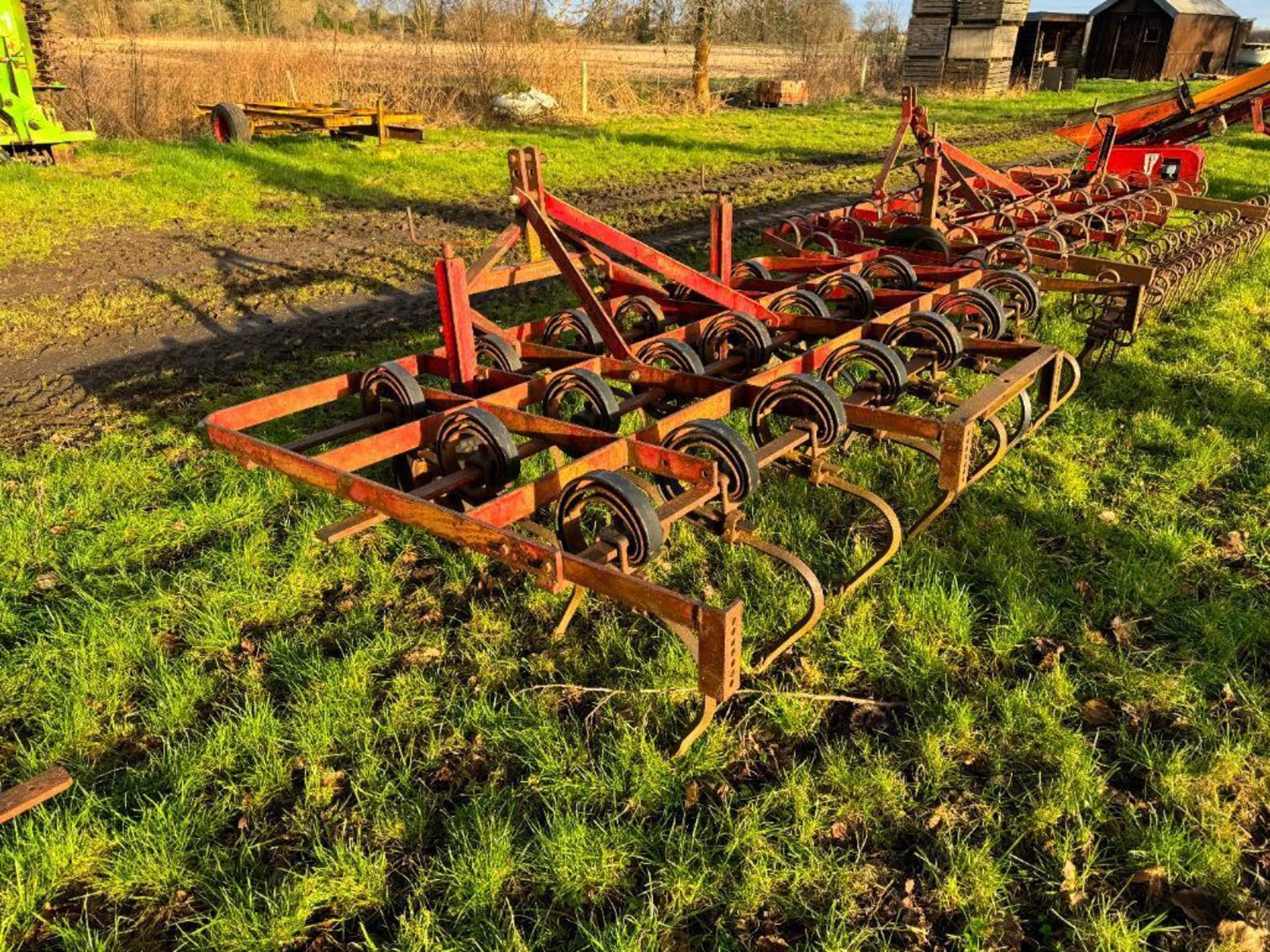 Massey Ferguson 39 10ft springtine cultivator, linkage mounted. Serial No: 44708 - Image 4 of 4