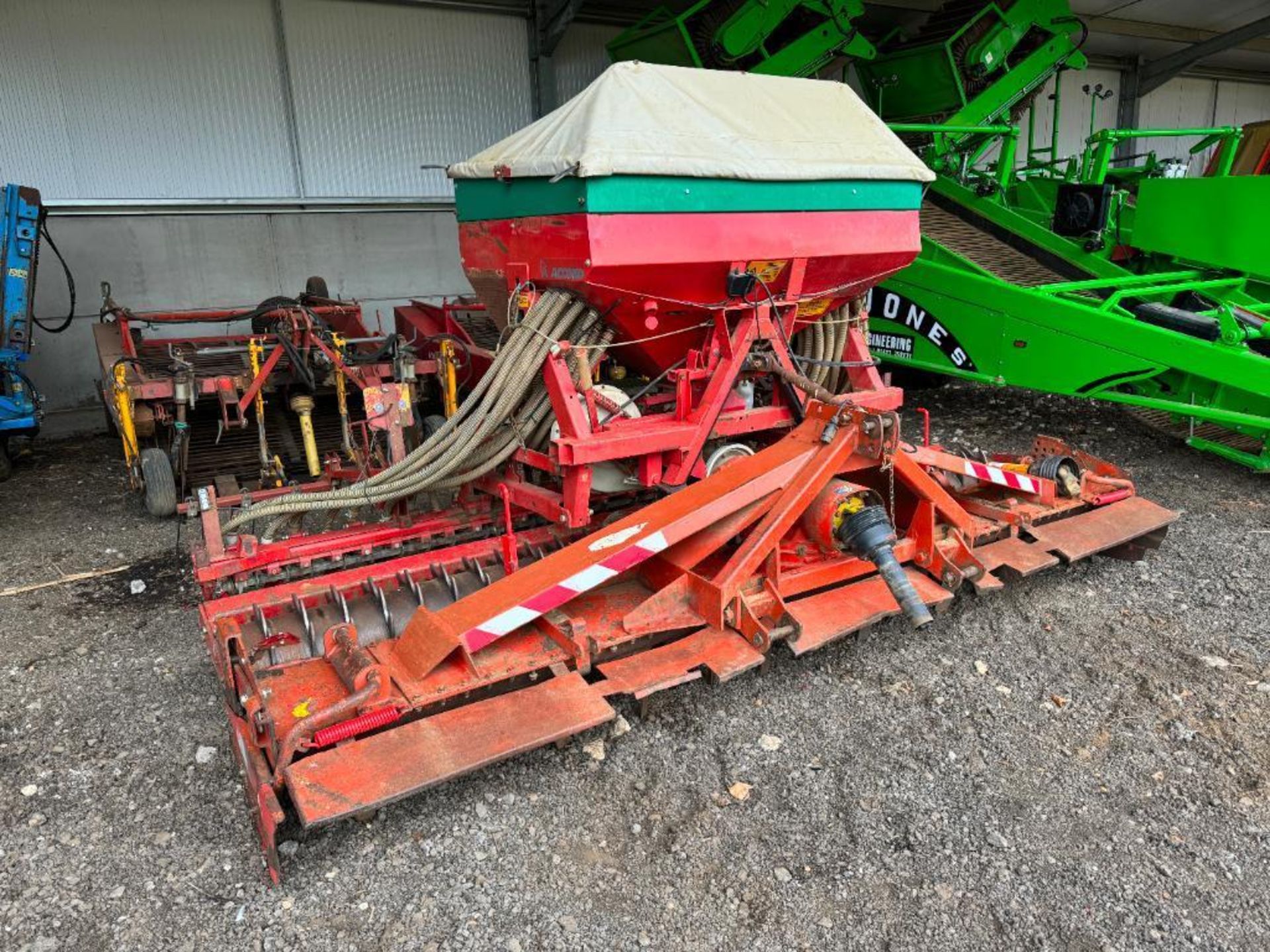 Accord Ferrag Pneumatic DA 4m combination drill with Kuhn 4m power harrow and rear following harrow, - Image 2 of 10