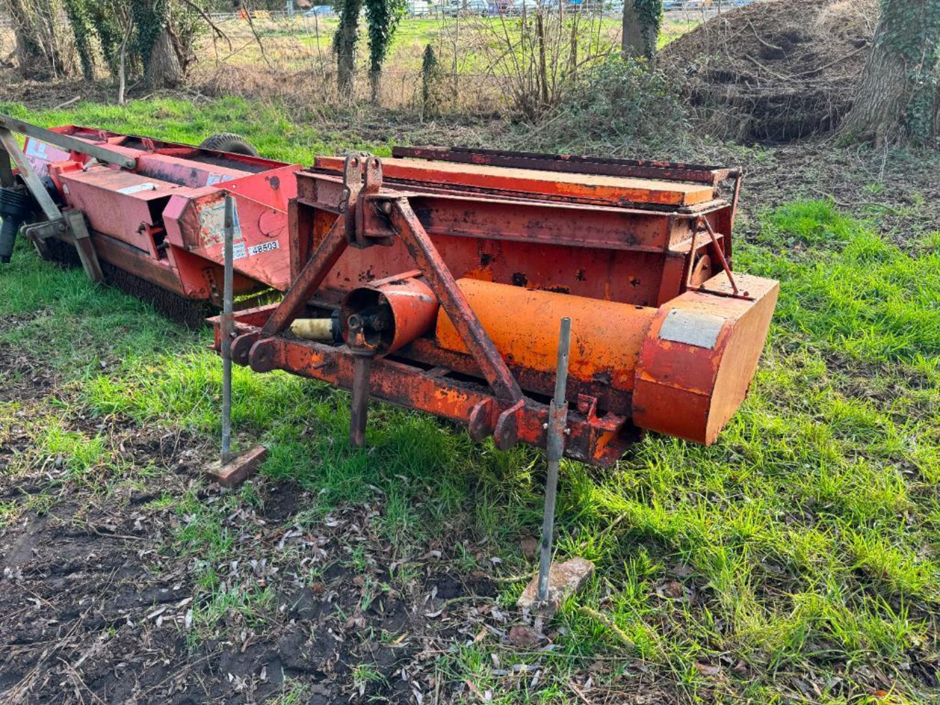 Wilder RC8 onion flail topper with spare blades, linkage mounted. Serial No: 3452 NB: Manual in offi - Image 2 of 8