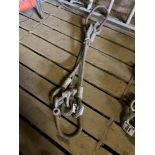 Lifting shackle