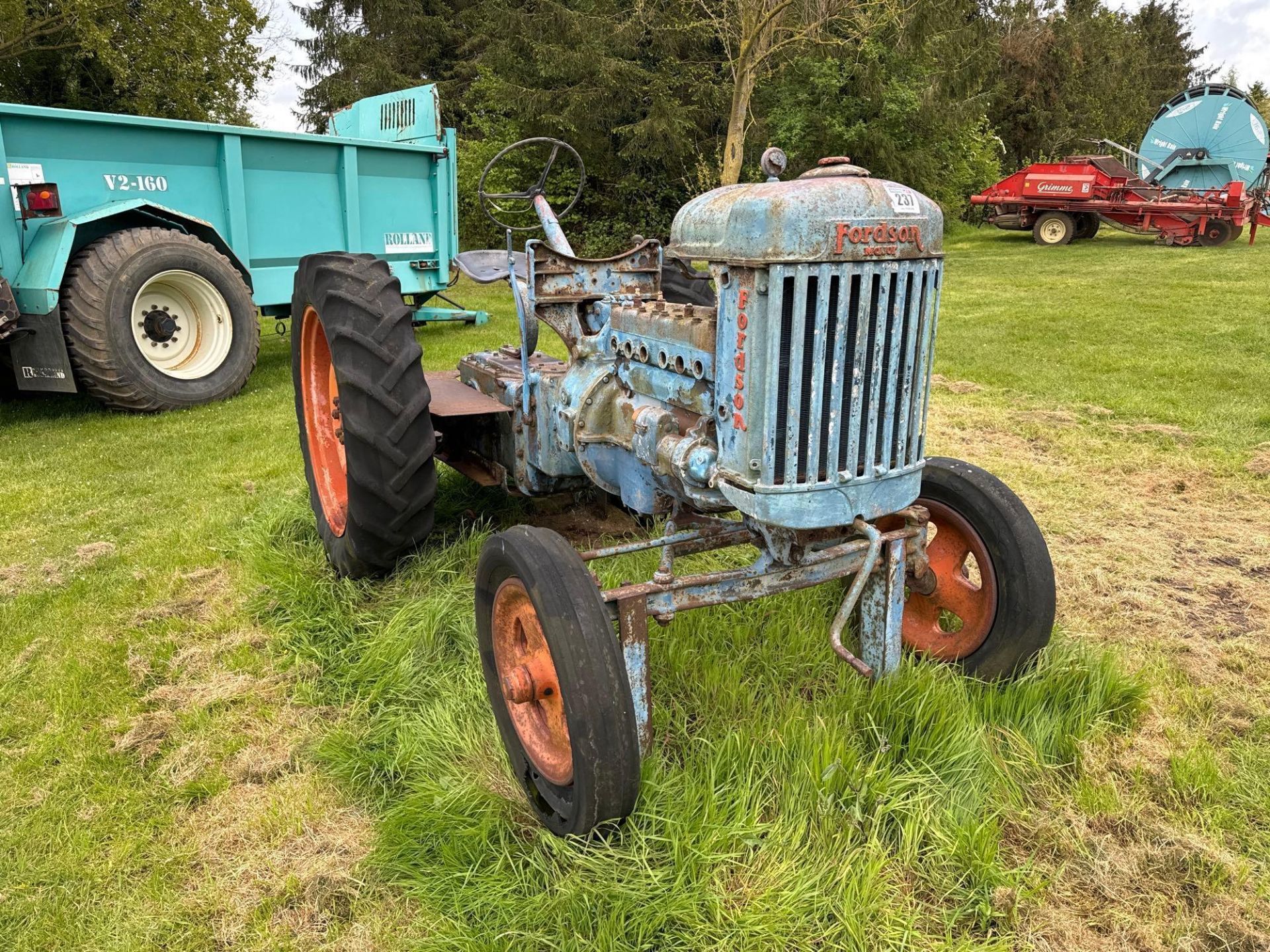 Fordson Major 2wd petrol/parafin tractor on 11-36 rear wheels and tyres, no tank, spares or repair ( - Image 7 of 7