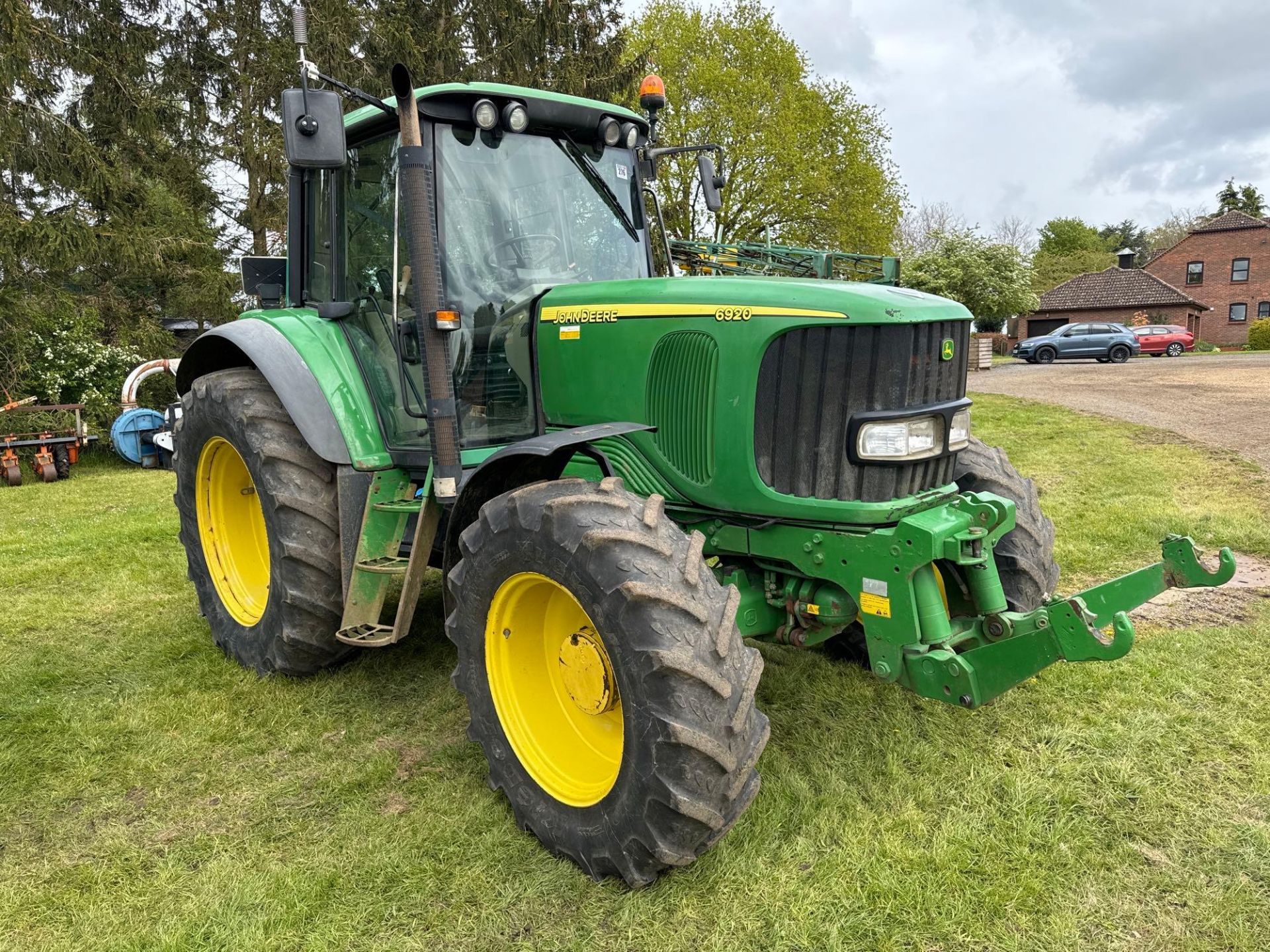 2005 John Deere 6920 4wd powerquad tractor with front linkage, 3 manual spools on 380/85R28 front an - Image 7 of 7