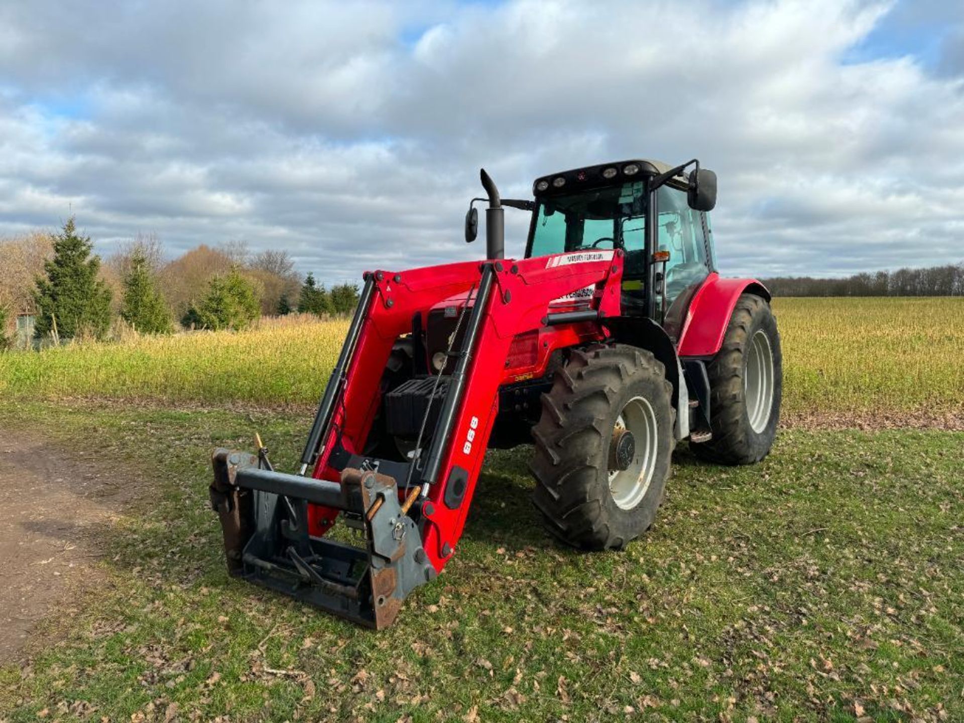 2005 Massey Ferguson 6480 Dynashift 4wd 40kph tractor with 3 manual spools, 10No front wafer weights - Image 7 of 26