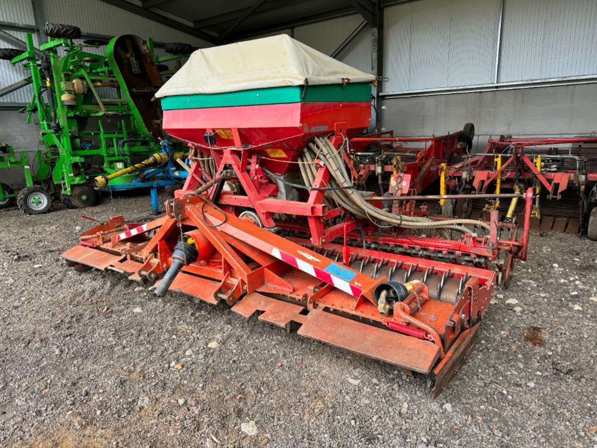 Accord Ferrag Pneumatic DA 4m combination drill with Kuhn 4m power harrow and rear following harrow, - Image 3 of 10