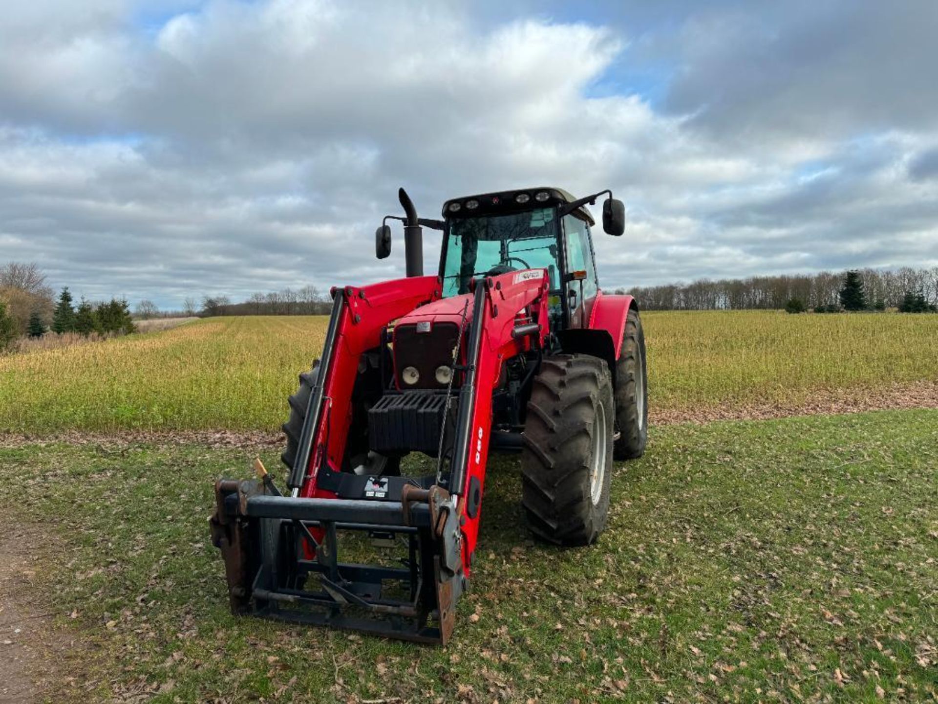 2005 Massey Ferguson 6480 Dynashift 4wd 40kph tractor with 3 manual spools, 10No front wafer weights