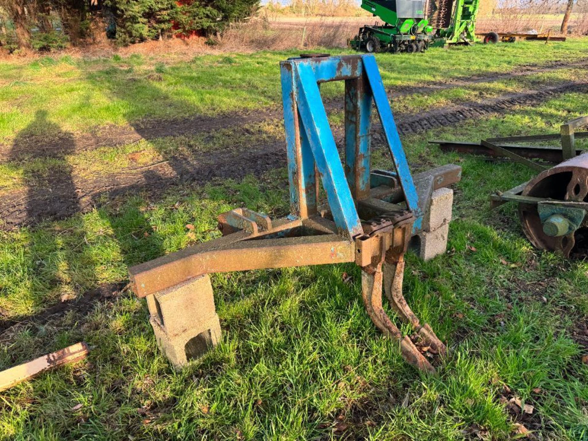 Farm-made Christmas tree lifter, linkage mounted - Image 3 of 5