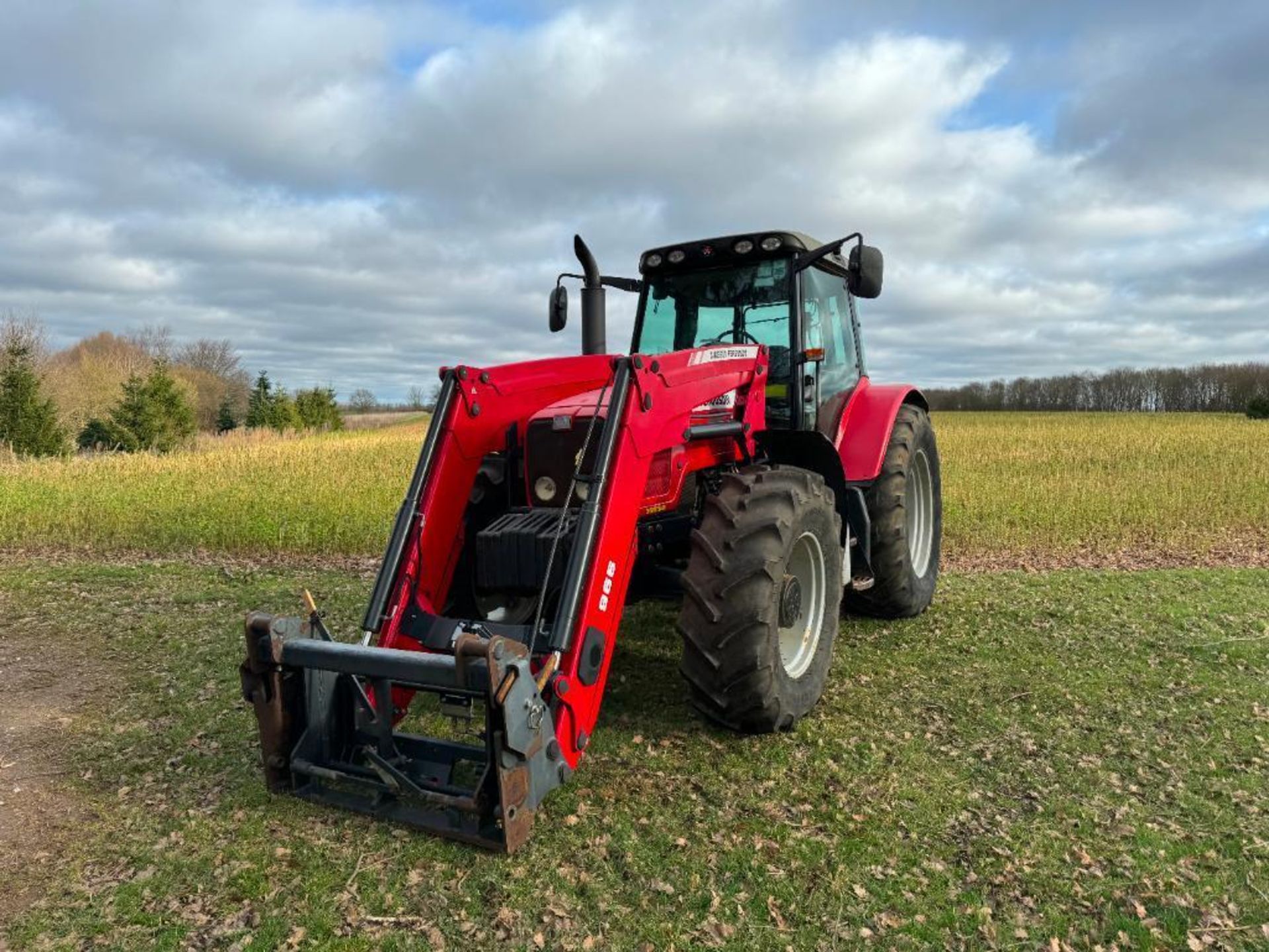 2005 Massey Ferguson 6480 Dynashift 4wd 40kph tractor with 3 manual spools, 10No front wafer weights - Image 8 of 26