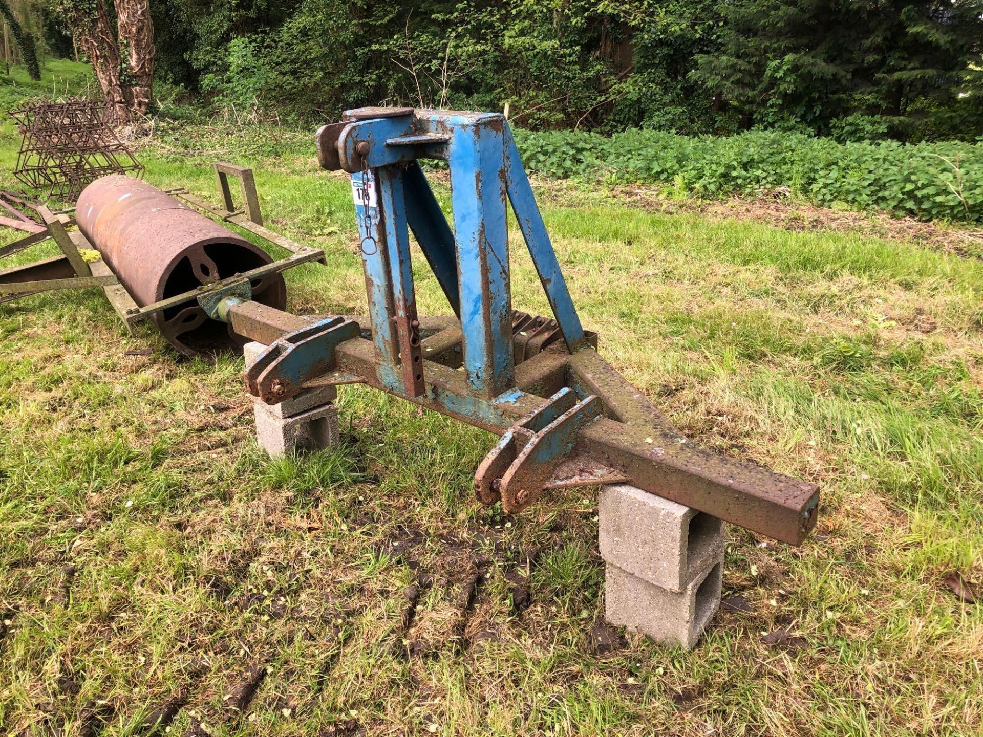 Farm-made Christmas tree lifter, linkage mounted - Image 5 of 5