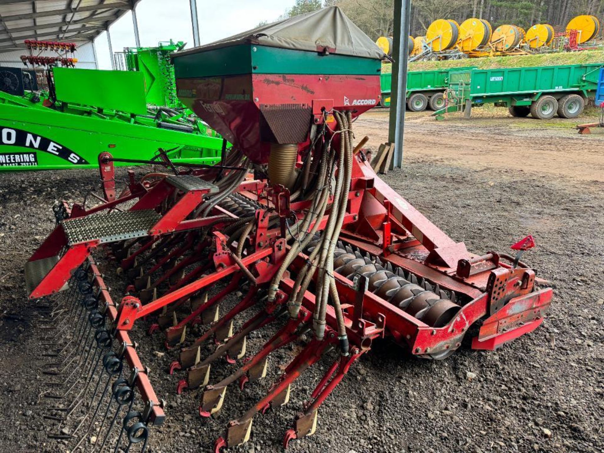 Accord Ferrag Pneumatic DA 4m combination drill with Kuhn 4m power harrow and rear following harrow, - Image 6 of 10