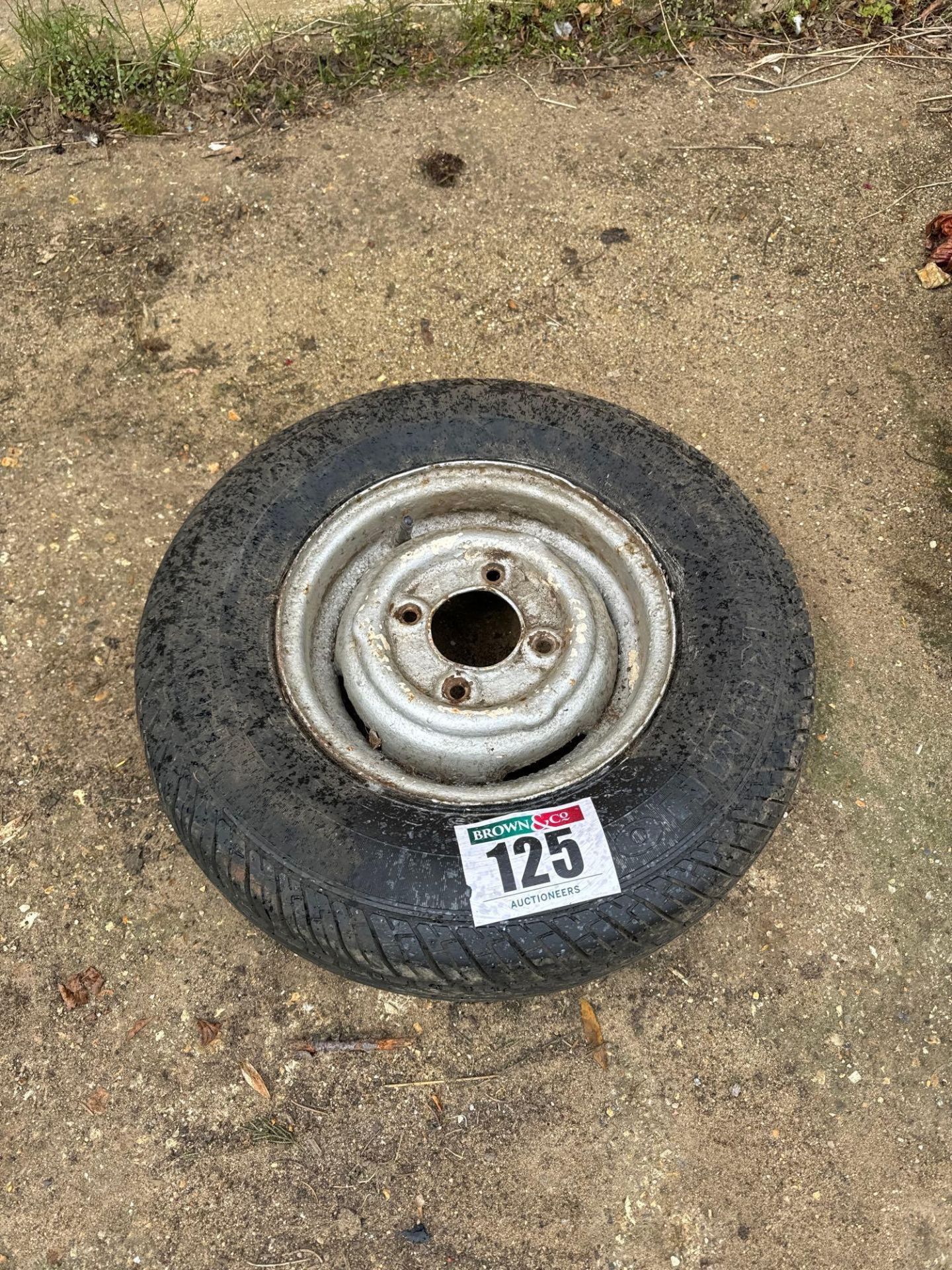 Single Kumho 145/80R10 wheel and tyre