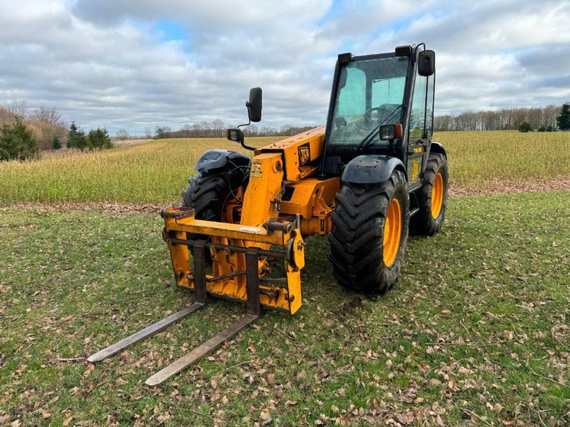 2002 JCB 526S Farm Special Loadall with Q-fit headstock and pallet tines, air conditioned cab and PU - Bild 2 aus 20