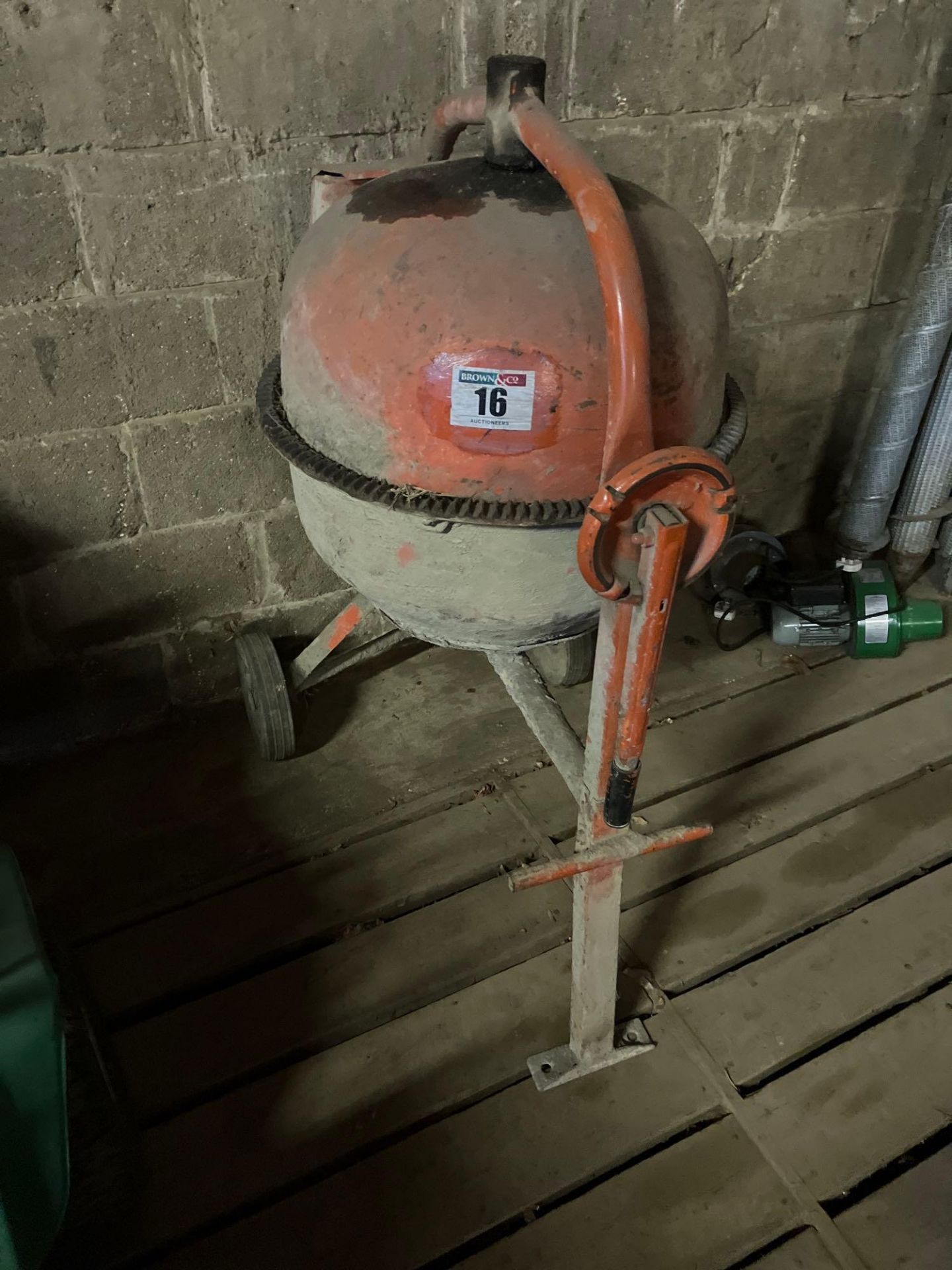 Alko electric cement mixer, single phase NB: Manual in office.