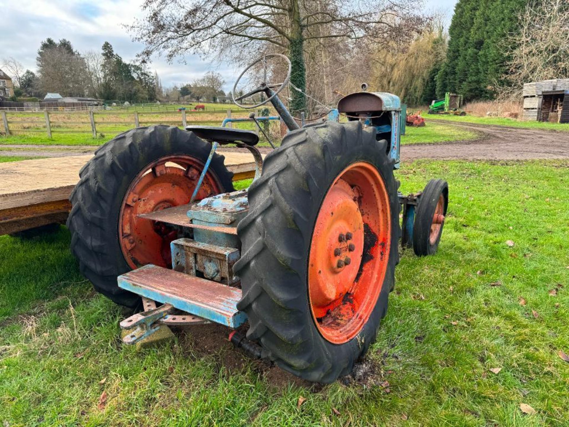 Fordson Major 2wd petrol/parafin tractor on 11-36 rear wheels and tyres, no tank, spares or repair ( - Image 4 of 7