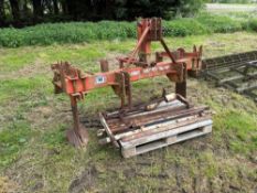 Low disturbance twin leg subsoiler with bout markers, linkage mounted
