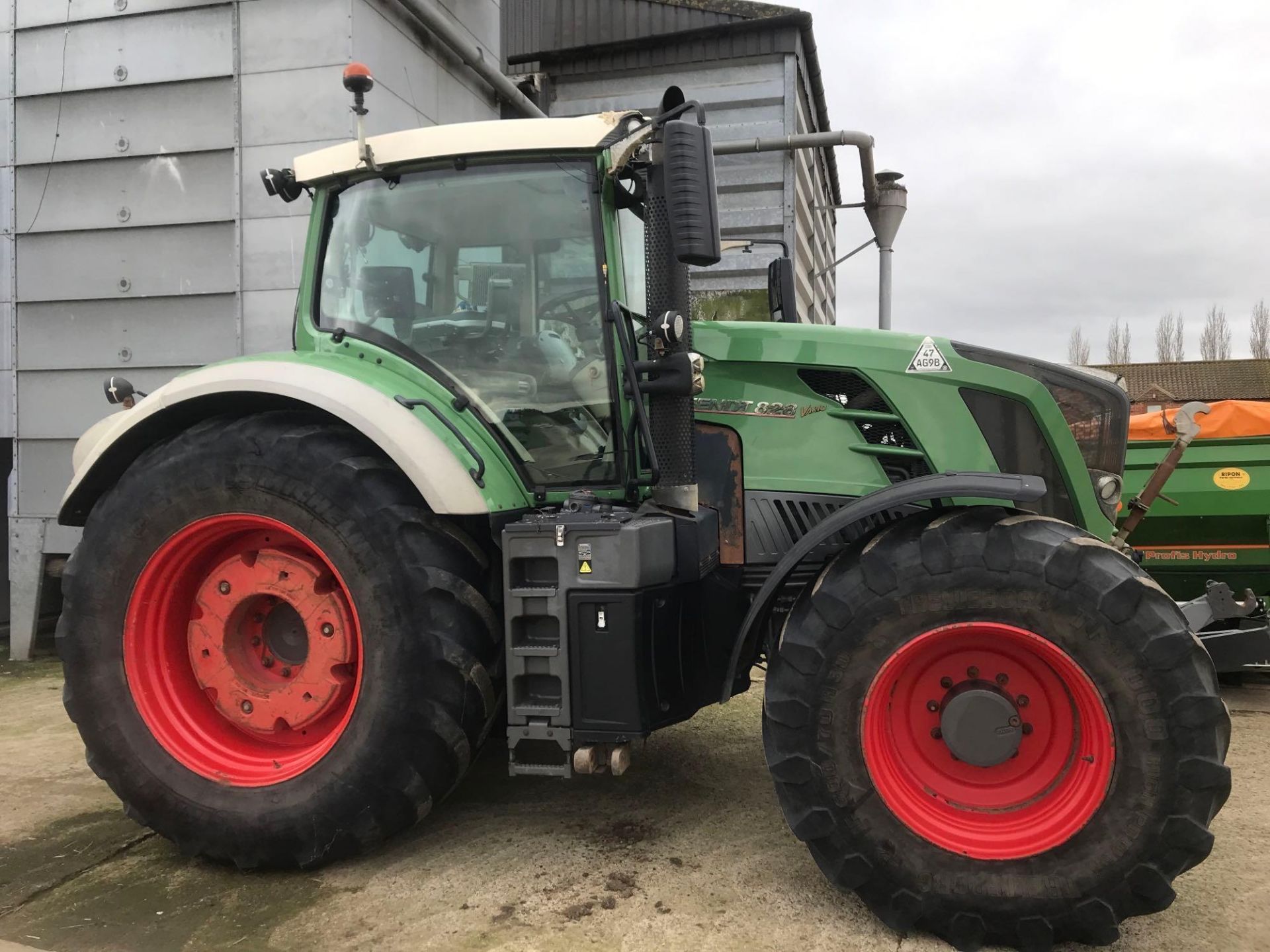 2013 Fendt 828 Vario tractor, 4wd, front linkage, front spool valves, 4No rear spool valves, Bill Be - Image 2 of 23