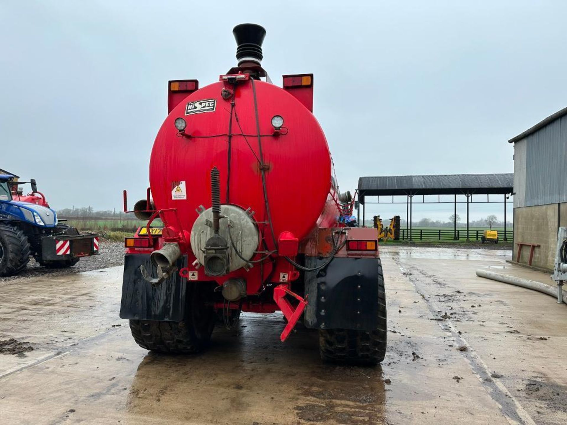 2017 HiSpec TDS 3500 twin axle 3,500 gallon slurry tanker, after market suction funnels, 8" auto fil - Image 8 of 11