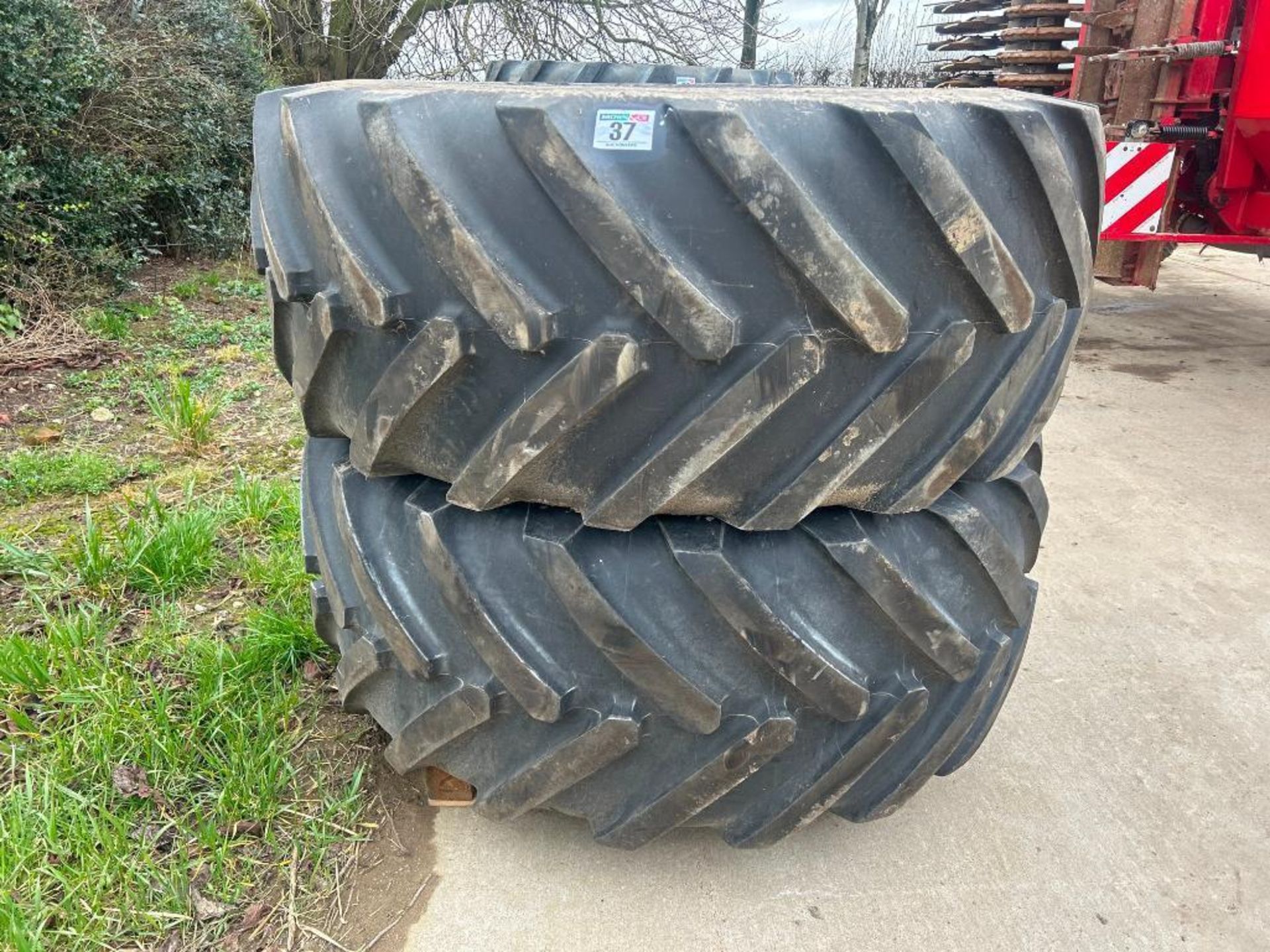 2No Michelin AxioBib 650/65R34 tyres to fit Fendt 900.