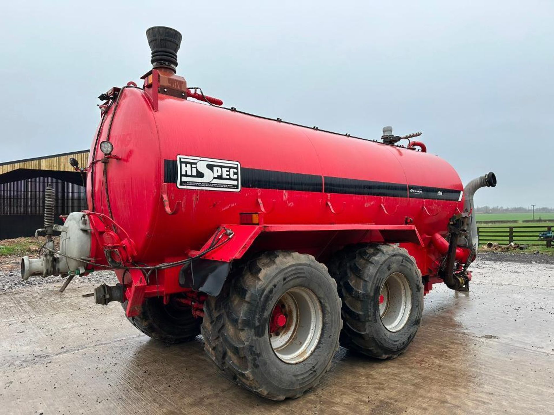 2015 HiSpec TDS 3500 twin axle 3,500 gallon slurry tanker, after market suction funnels, 8" auto fil - Image 8 of 10