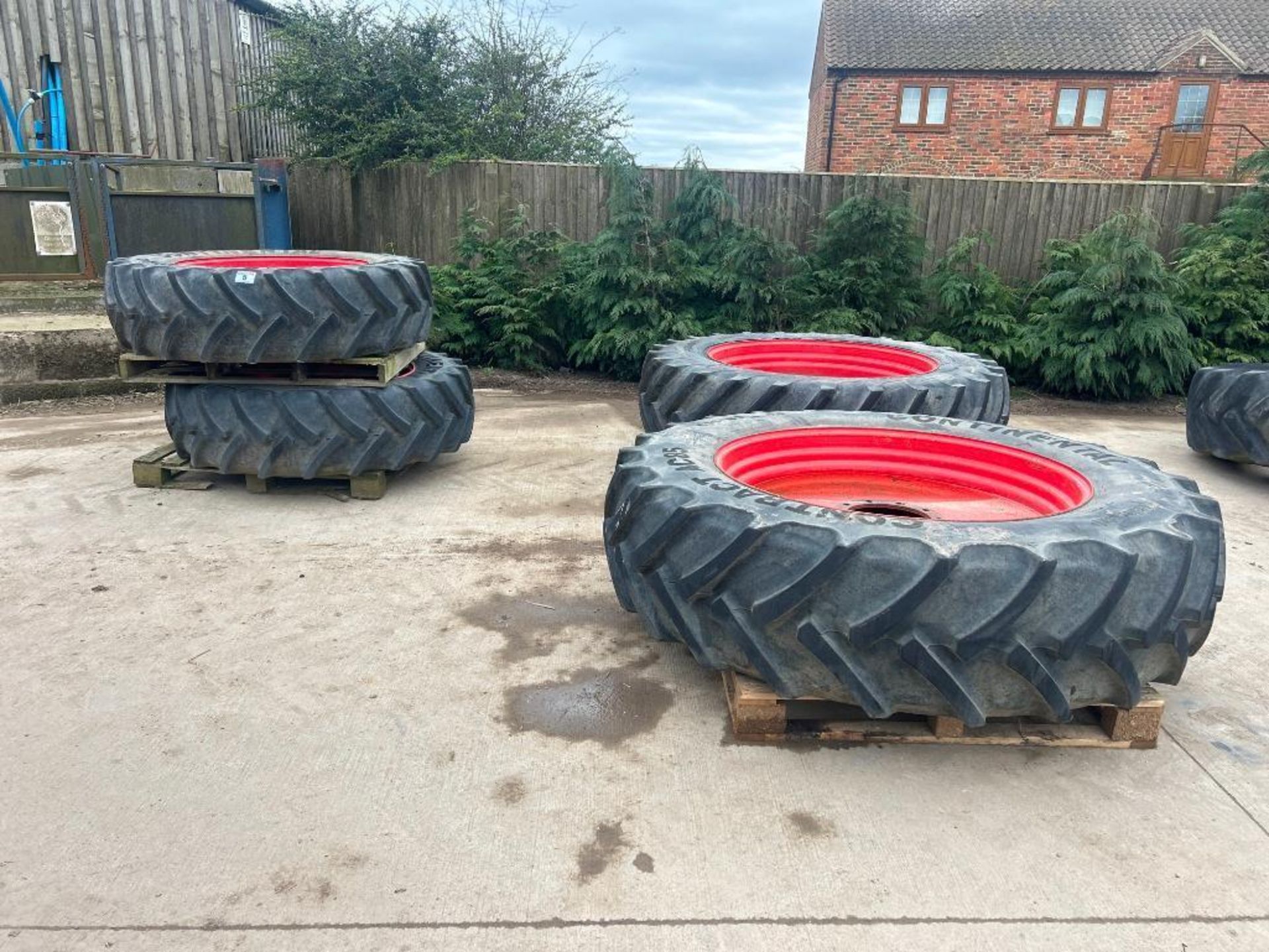 Set of 380/85R34 front and 18.4R46 rear wheels and tyres to fit Fendt 820 and 724.