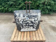 AGCO 900kg concrete weight block