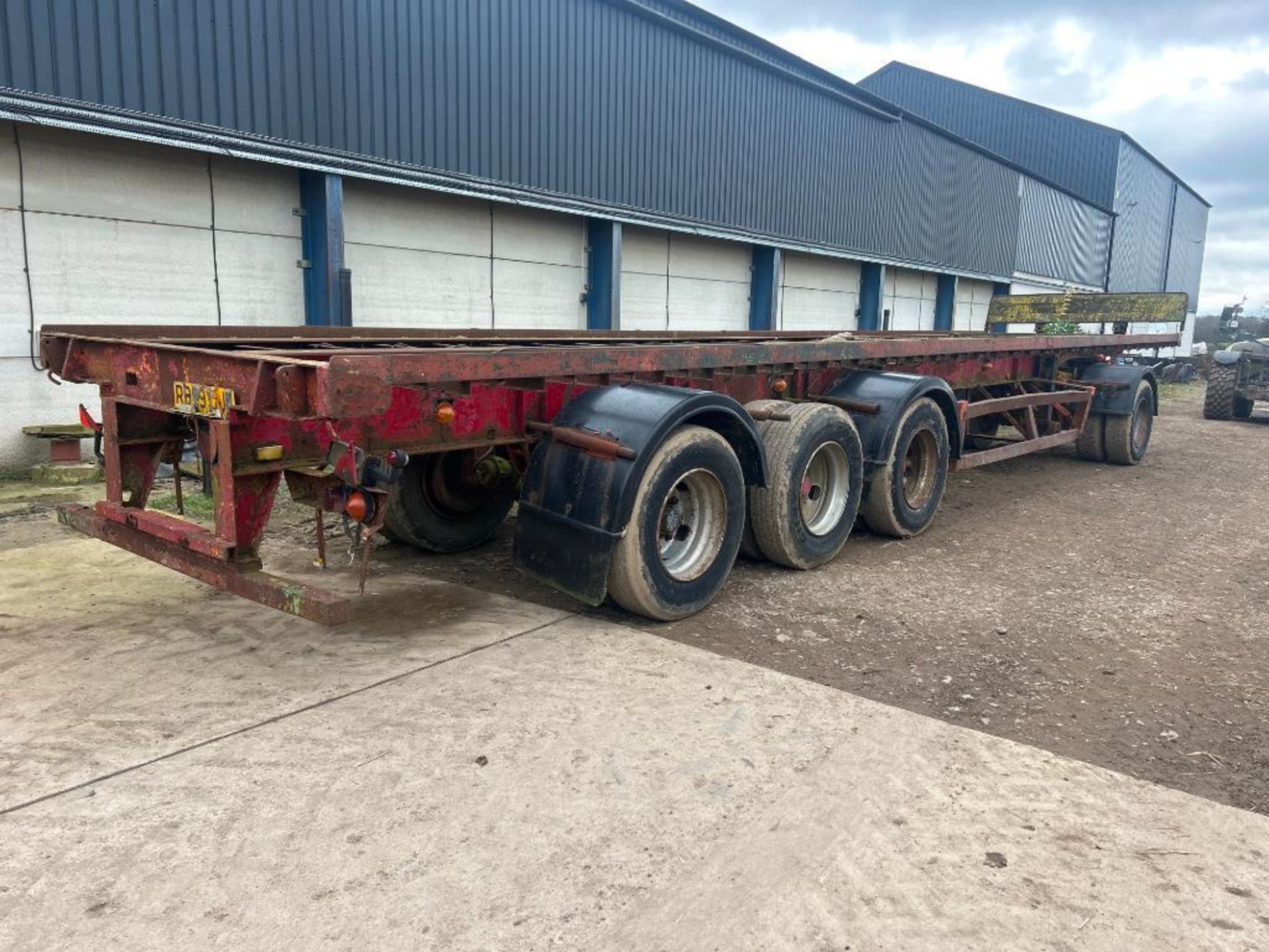 Tri-axle bale trailer (no floor) c/w dolly - Image 7 of 10