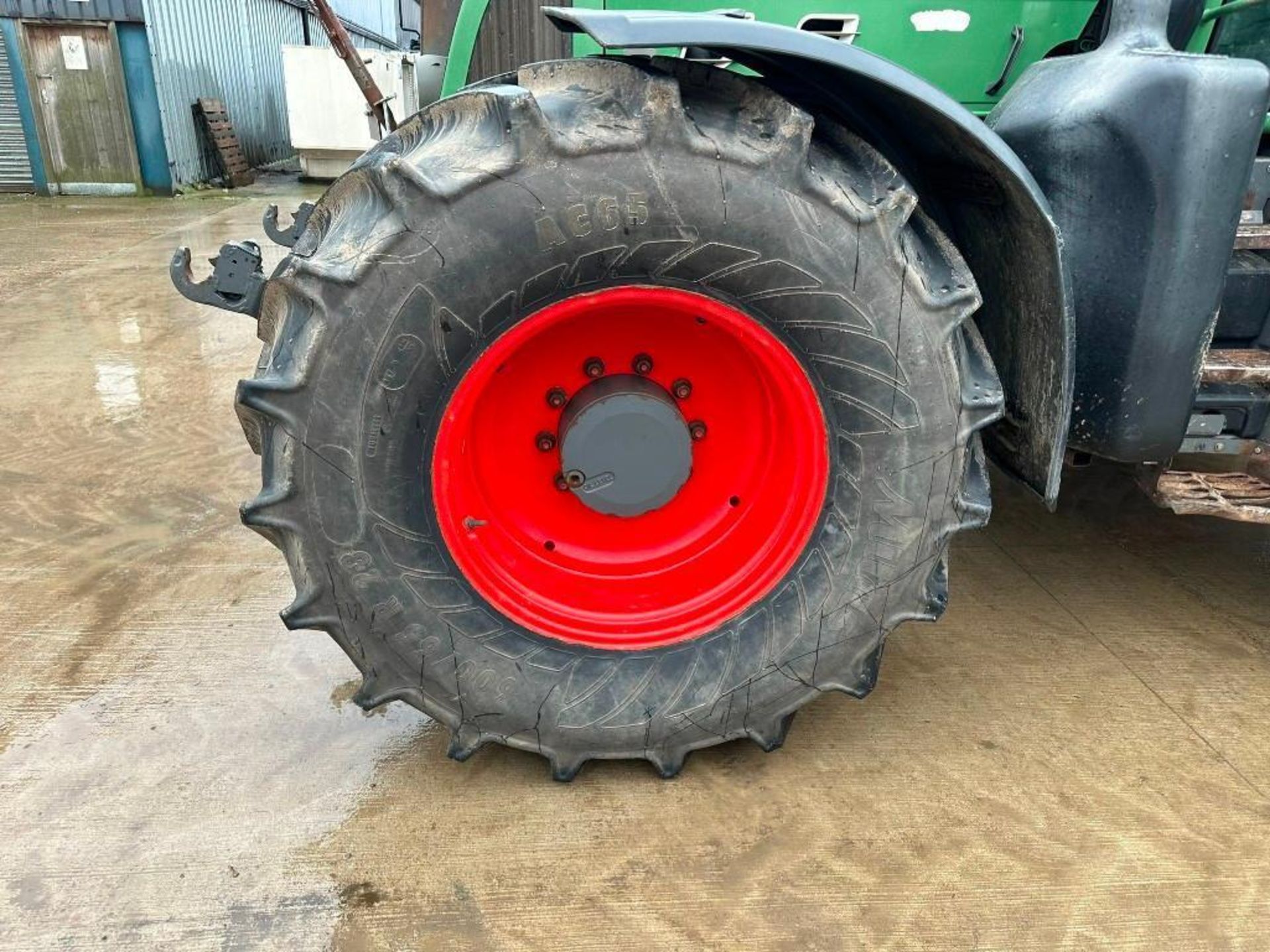 2010 Fendt 820 Vario TMS tractor, 4wd, front linkage, 4No spool valves, Bill Bennett pick up hitch. - Image 19 of 21