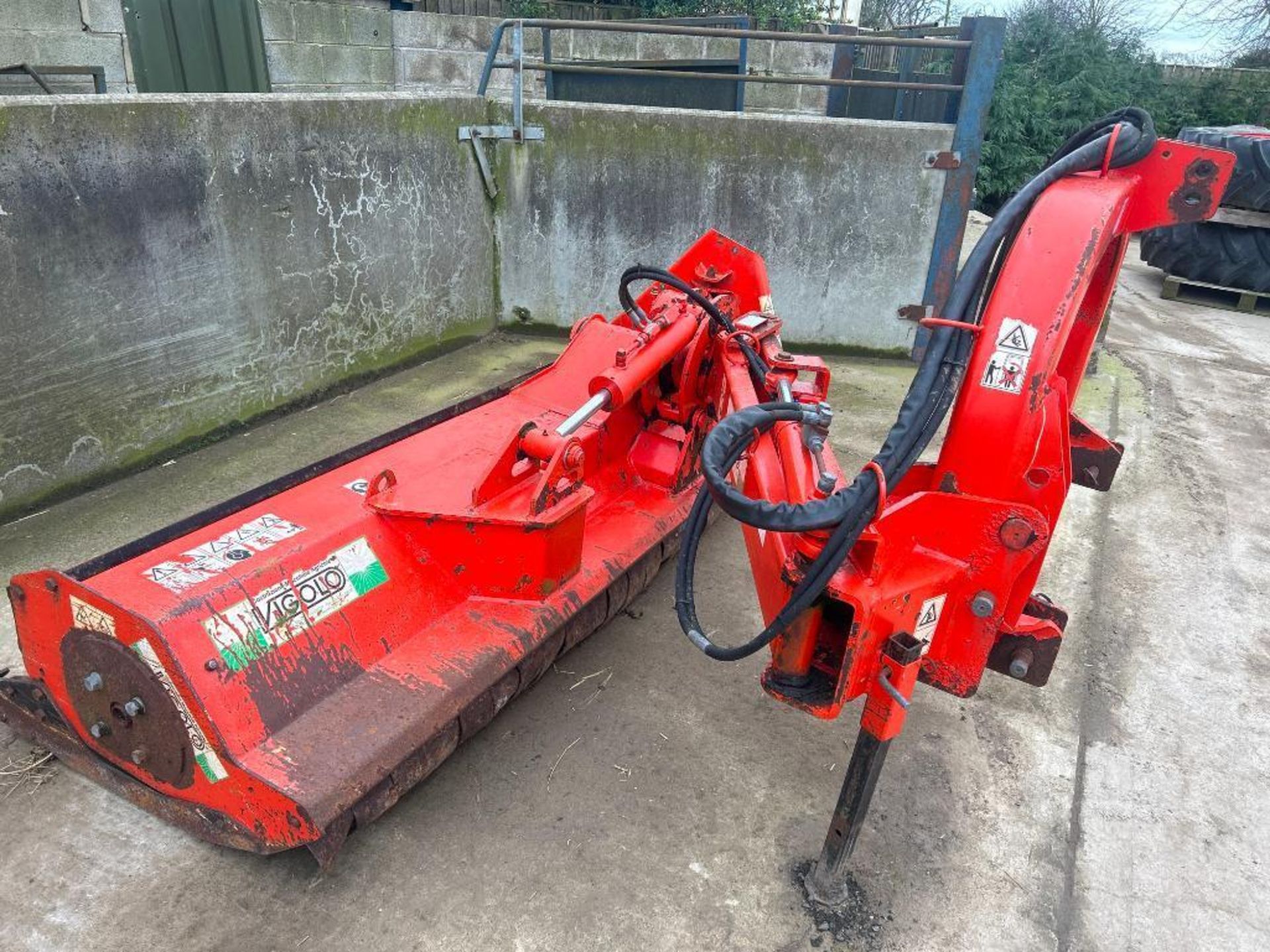 2010 Vigalo 2m flail mower (for spares or repairs) - Image 2 of 5