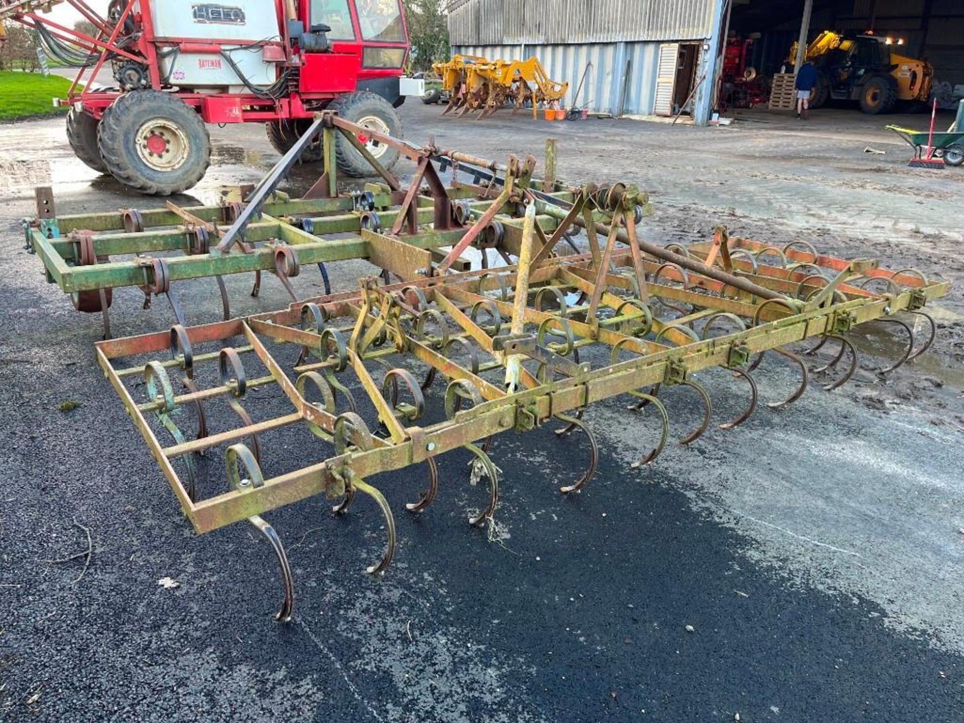 Cousins 4m Pigtail Tine Cultivator c/w Detachable 4m Rear Spring Tine Harrow - (Suffolk) - Image 4 of 6