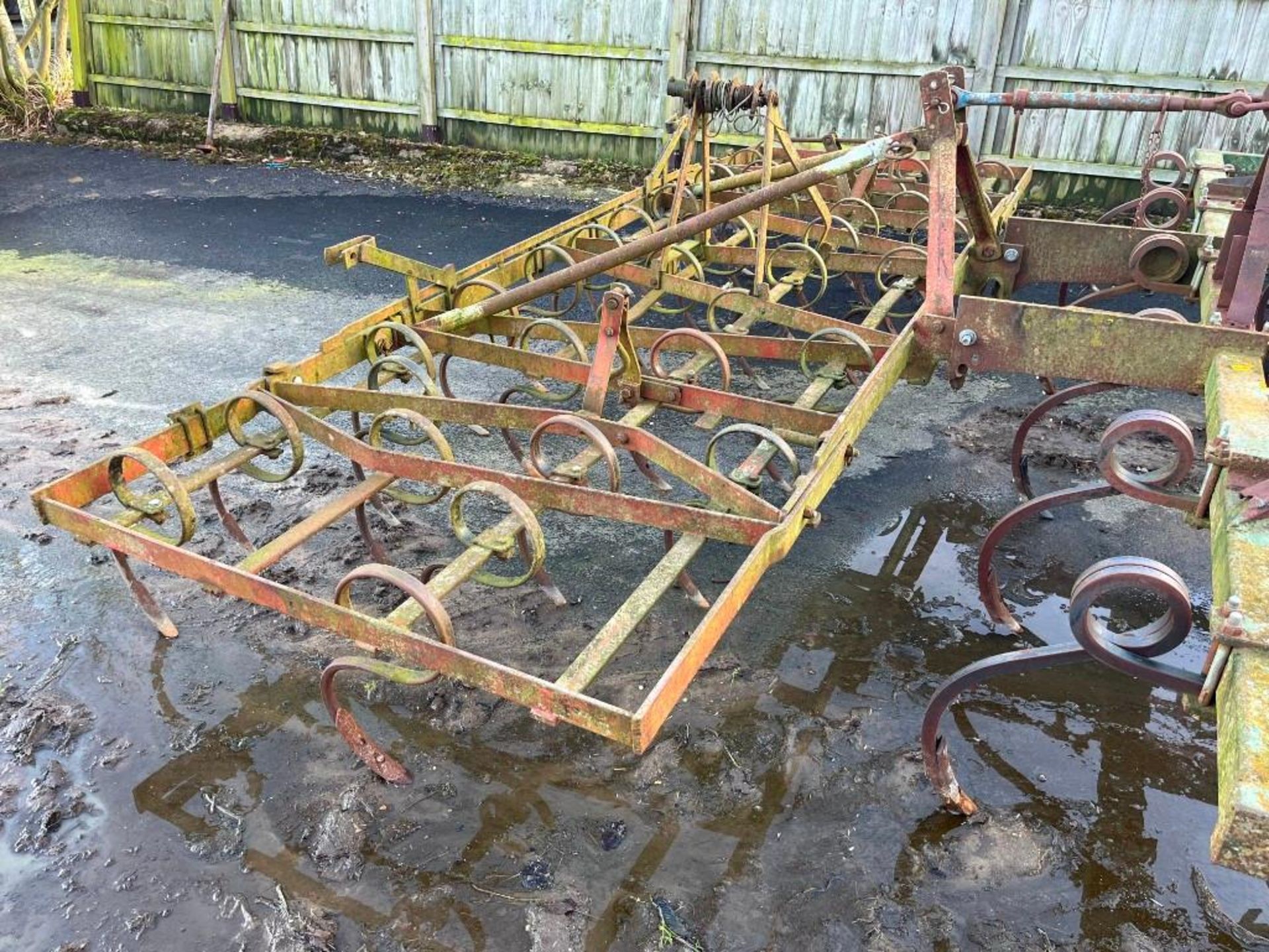 Cousins 4m Pigtail Tine Cultivator c/w Detachable 4m Rear Spring Tine Harrow - (Suffolk) - Image 6 of 6
