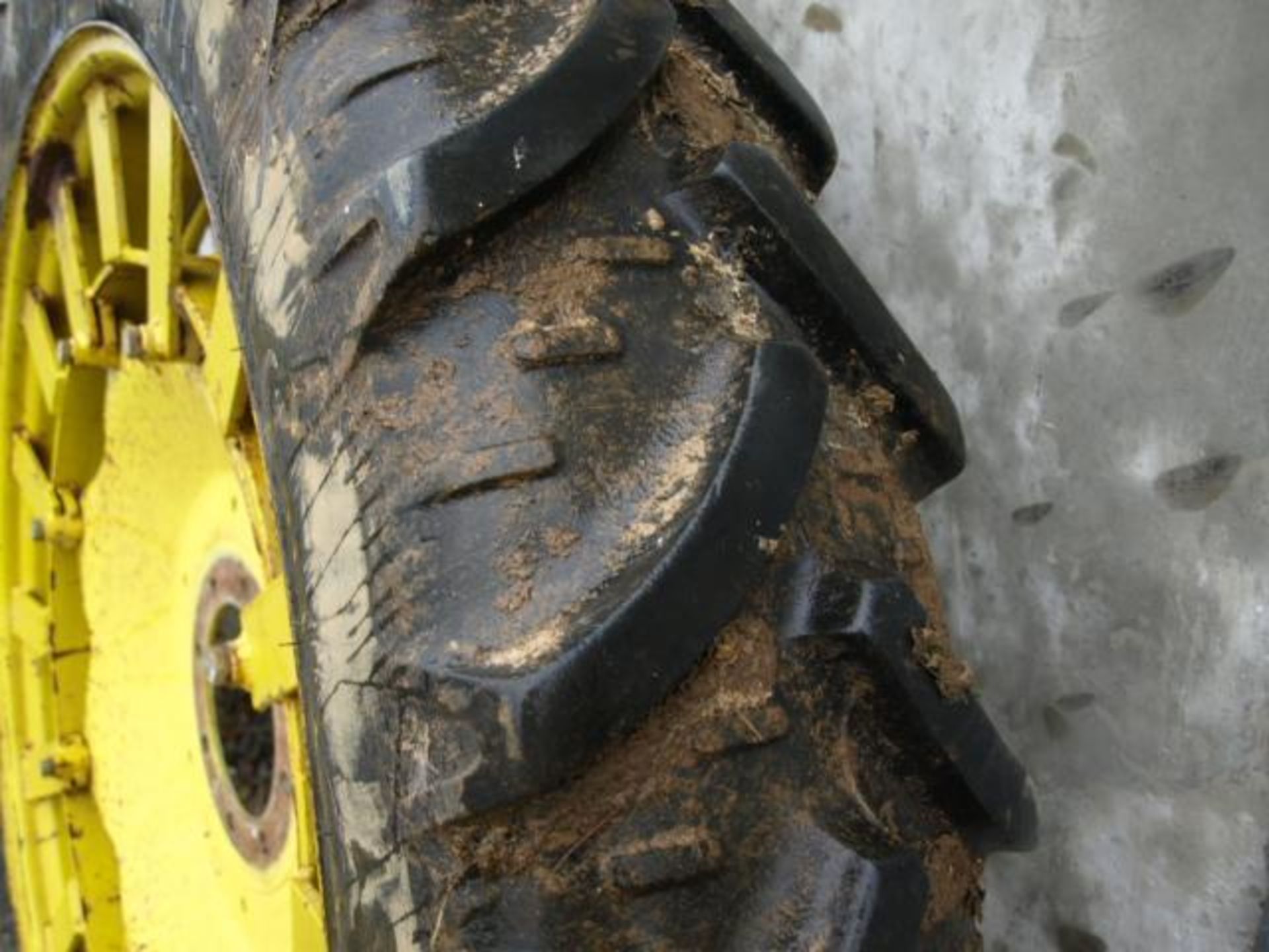 Row Crop Wheels - Front 11.2 R32 - Rear 270/95R48 / 11.2 R48 - (Shropshire) - Image 7 of 12