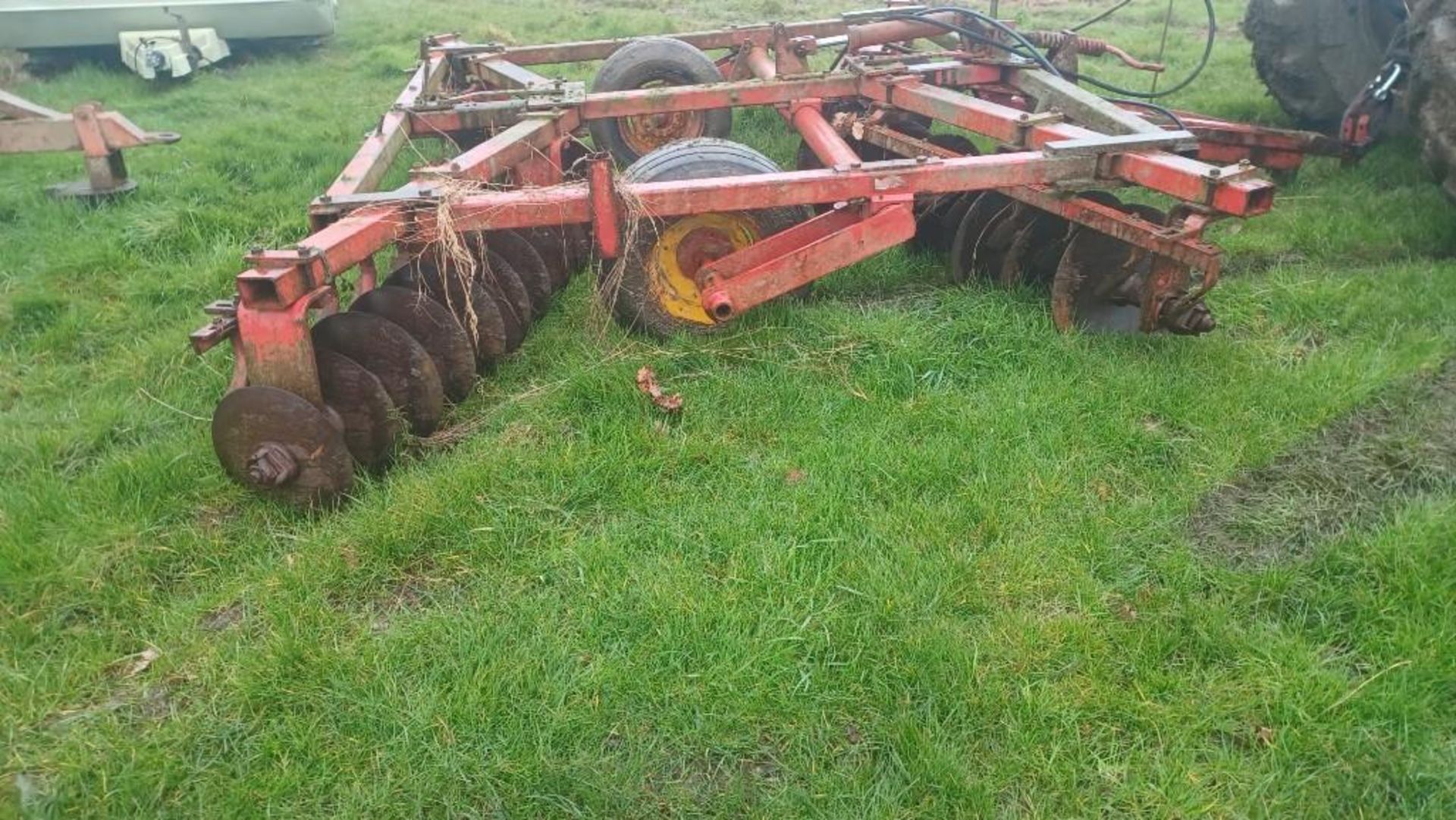 Massey Ferguson Disc Harrow - (Suffolk) - Image 2 of 4