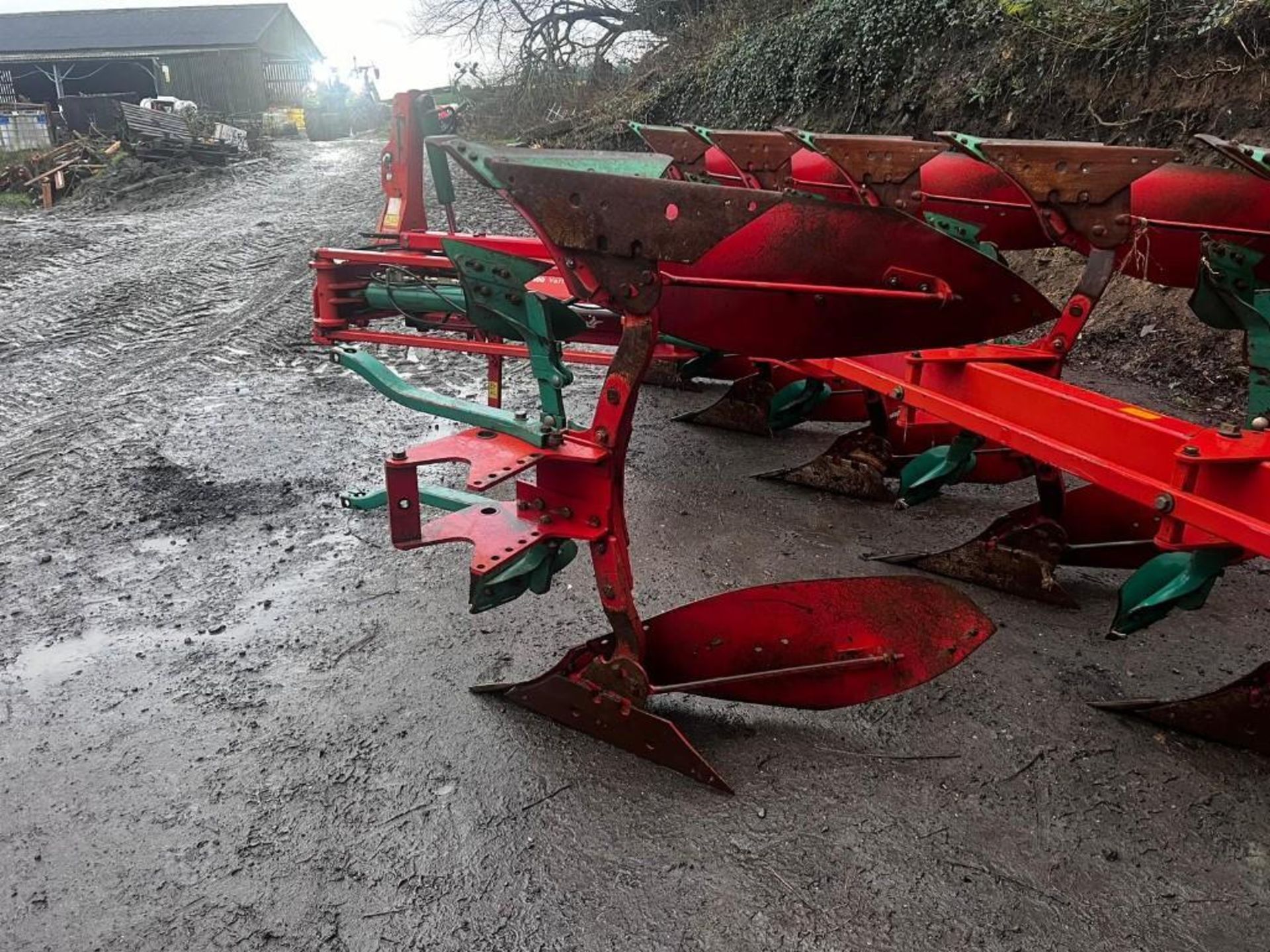 2011 Kverneland LO100 Variomat 6+1 Furrow Plough - (Yorkshire) - Image 4 of 29