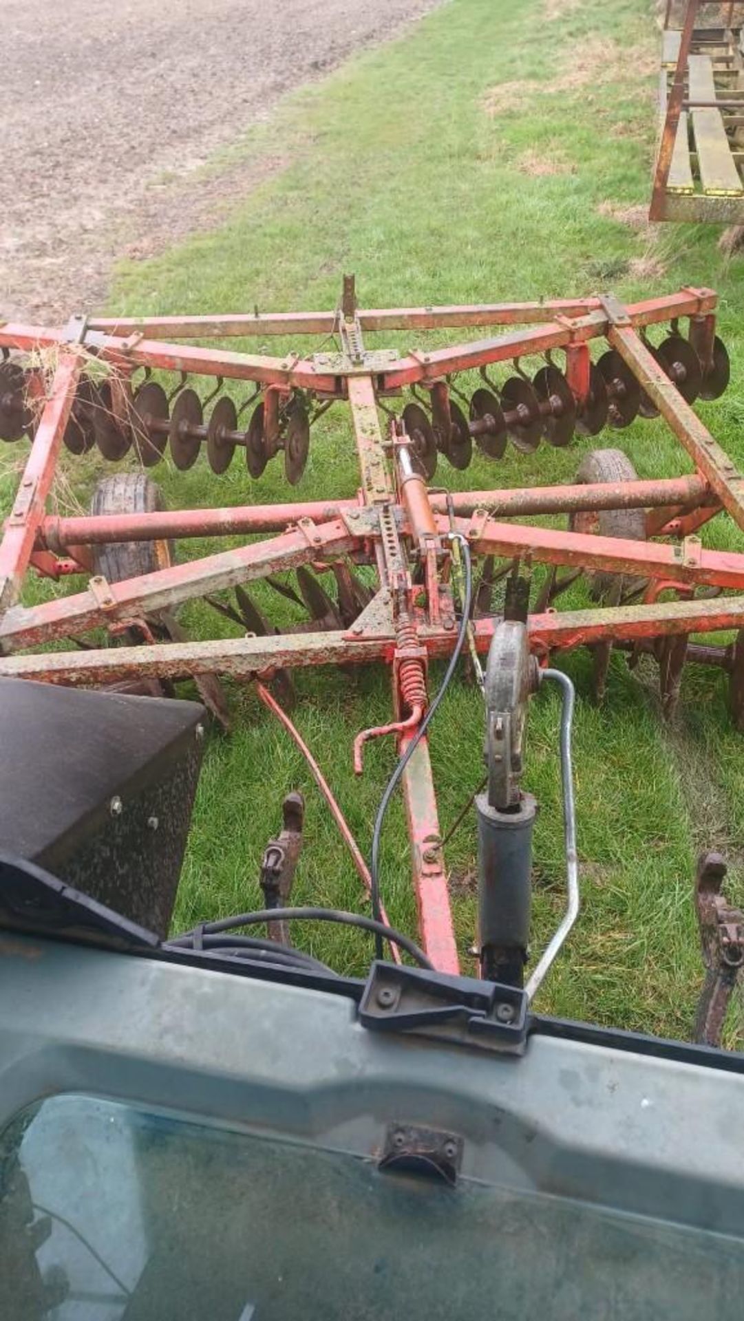 Massey Ferguson Disc Harrow - (Suffolk) - Image 3 of 4