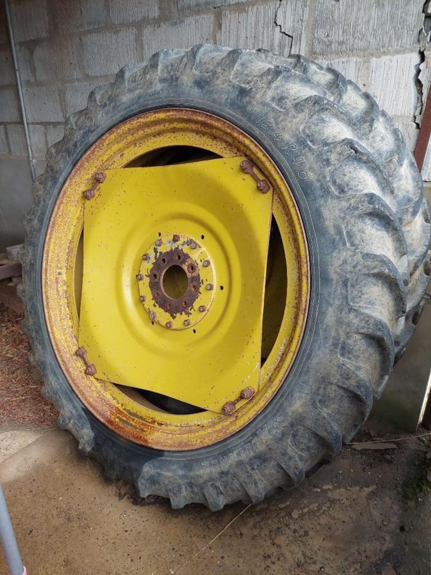 Row Crop Wheels and Tyres - 12.4R32 and 12.4R46 - (Norfolk)