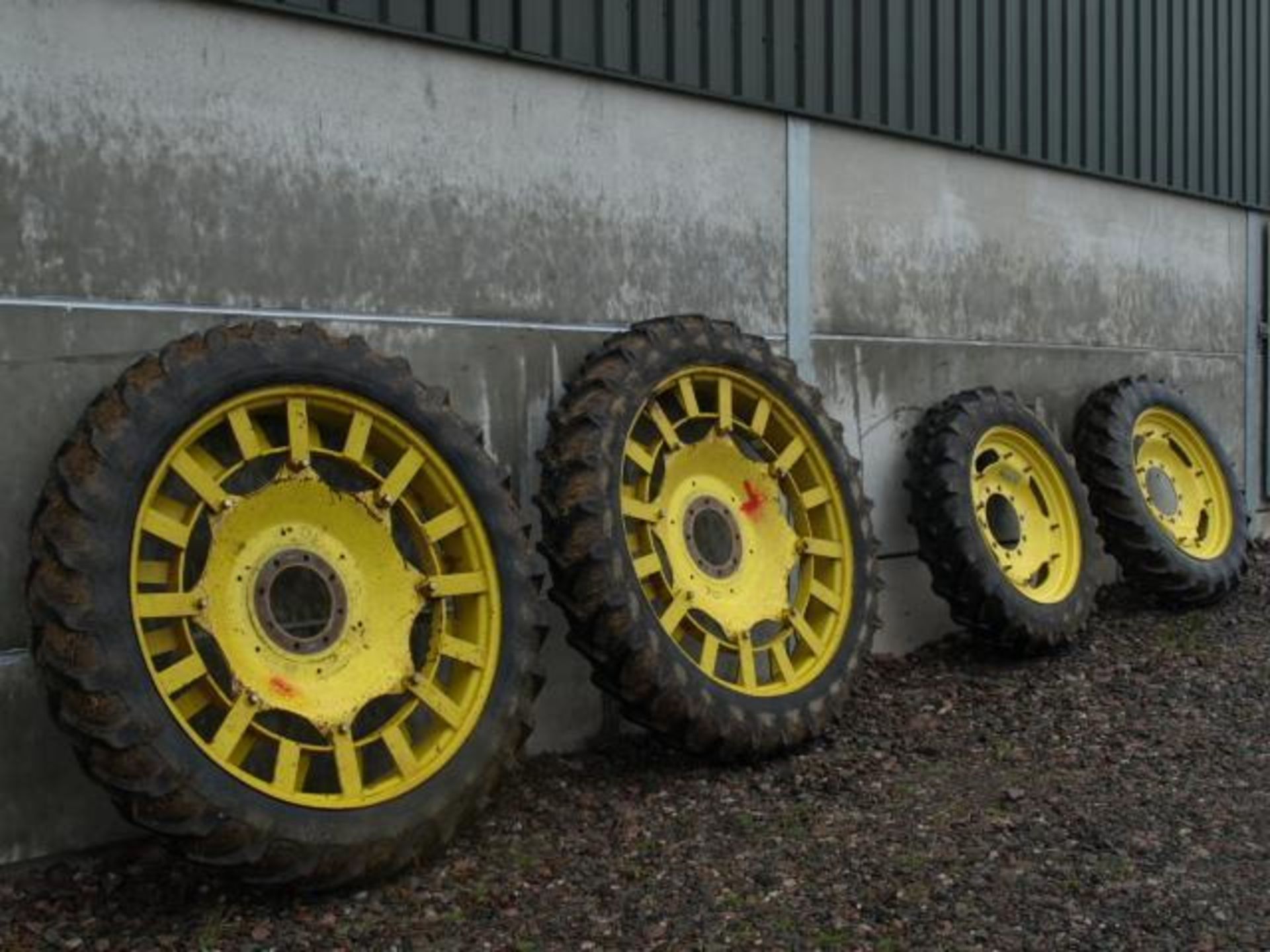 Row Crop Wheels - Front 11.2 R32 - Rear 270/95R48 / 11.2 R48 - (Shropshire) - Image 4 of 12