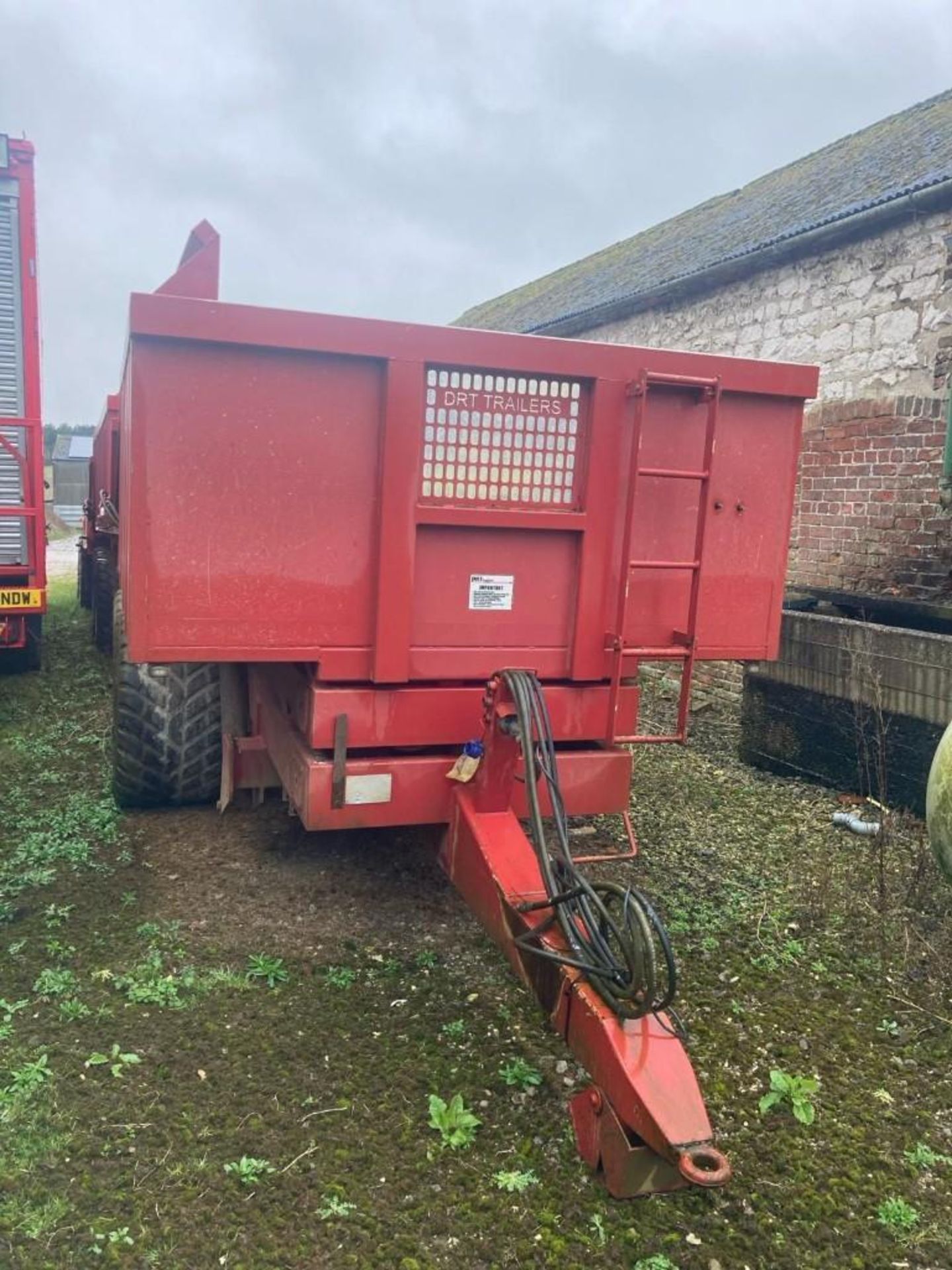 2011 DRT 8T Scissor Lift High Tip Trailer - (Lincolnshire) - Image 2 of 6