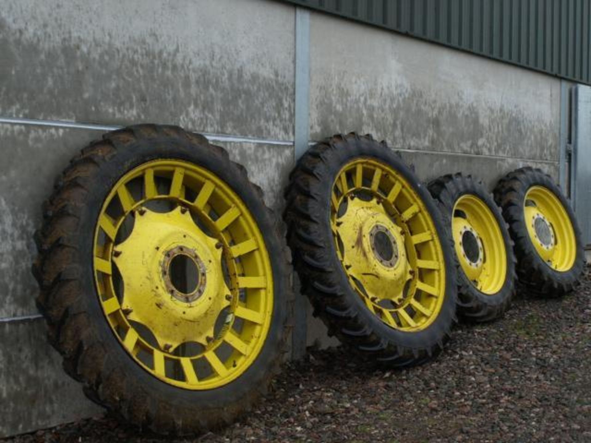 Row Crop Wheels - Front 11.2 R32 - Rear 270/95R48 / 11.2 R48 - (Shropshire) - Image 9 of 12