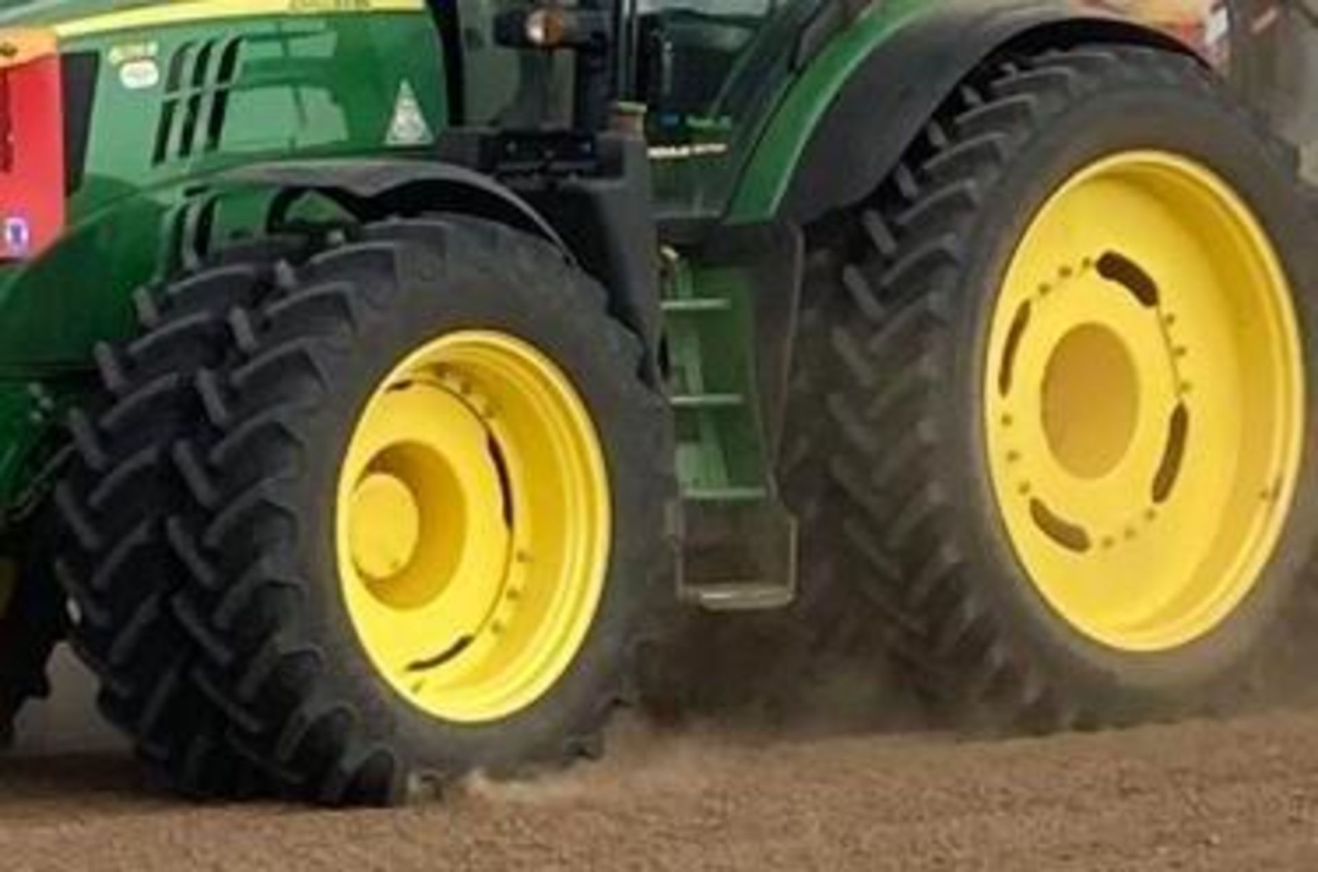 John Deere Dual Wheel Row Crops - (Lincolnshire)