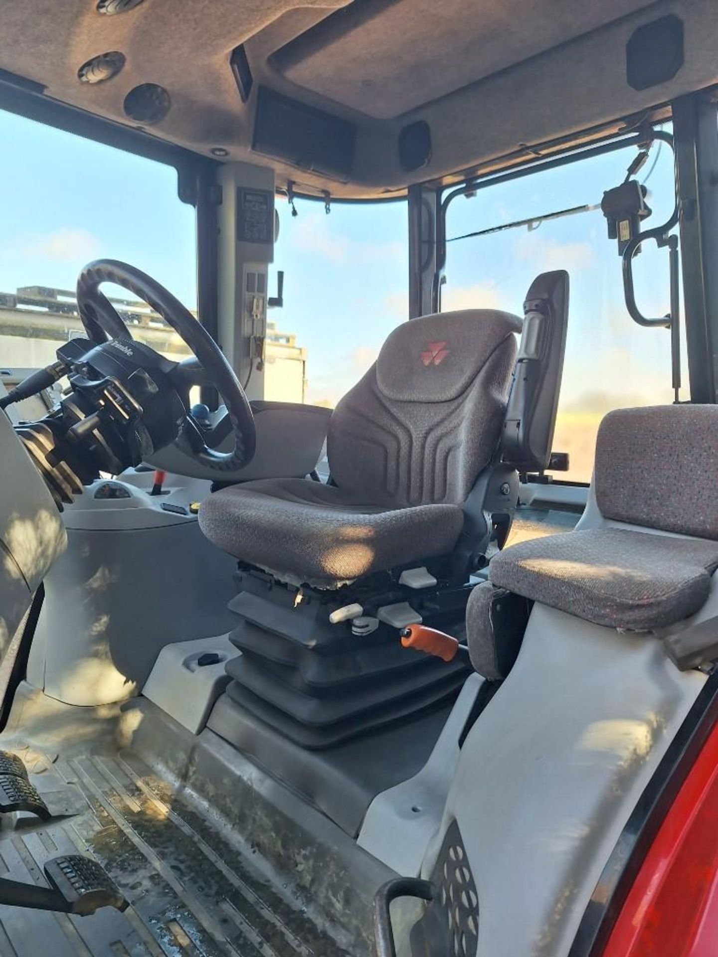 2005 Massey Ferguson 7480 VT - (Suffolk) - Image 2 of 8