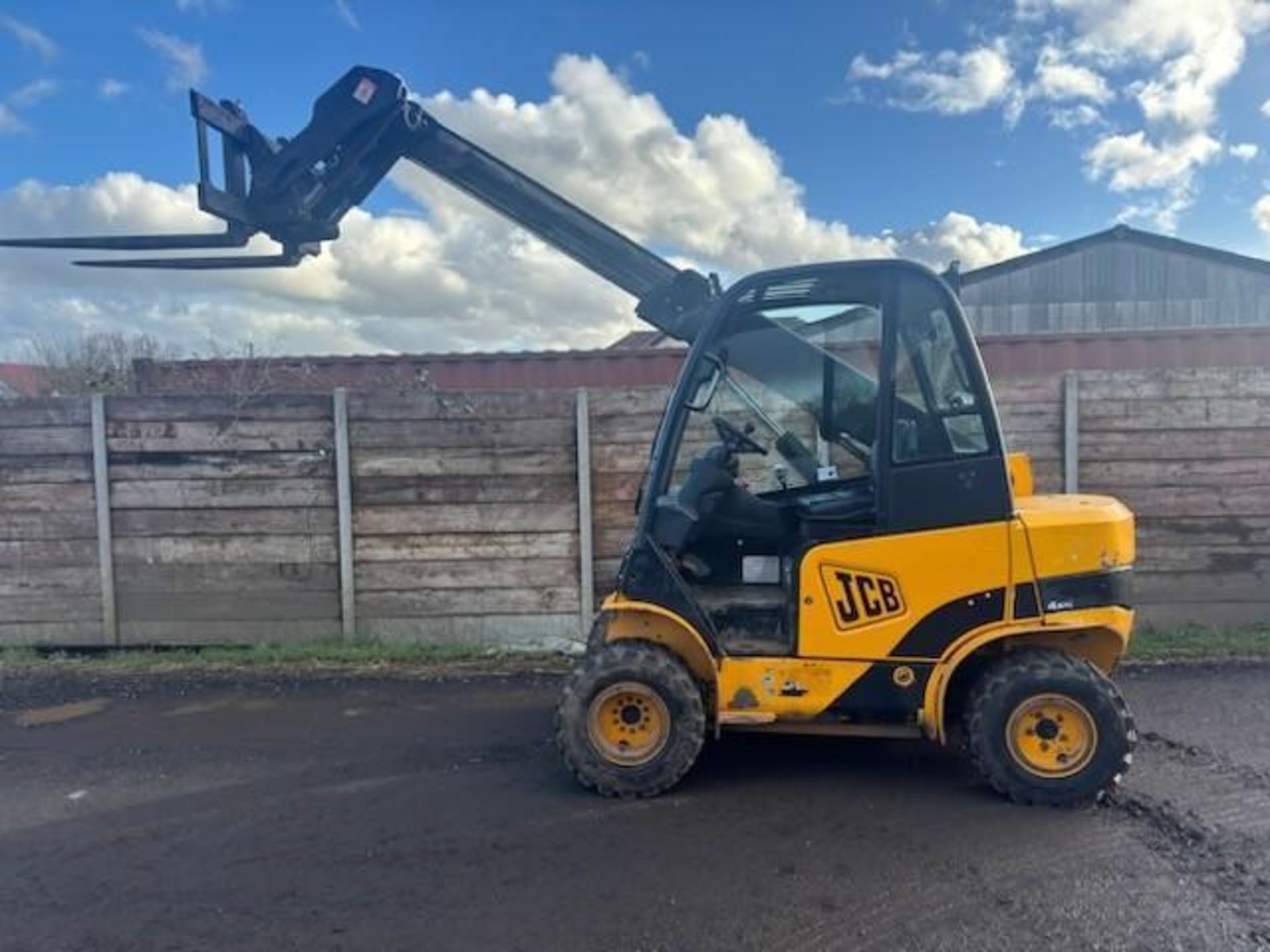 2007 JCB TLT30D 4X4 Telescopic Forklift - (Bedfordshire) - Image 2 of 6