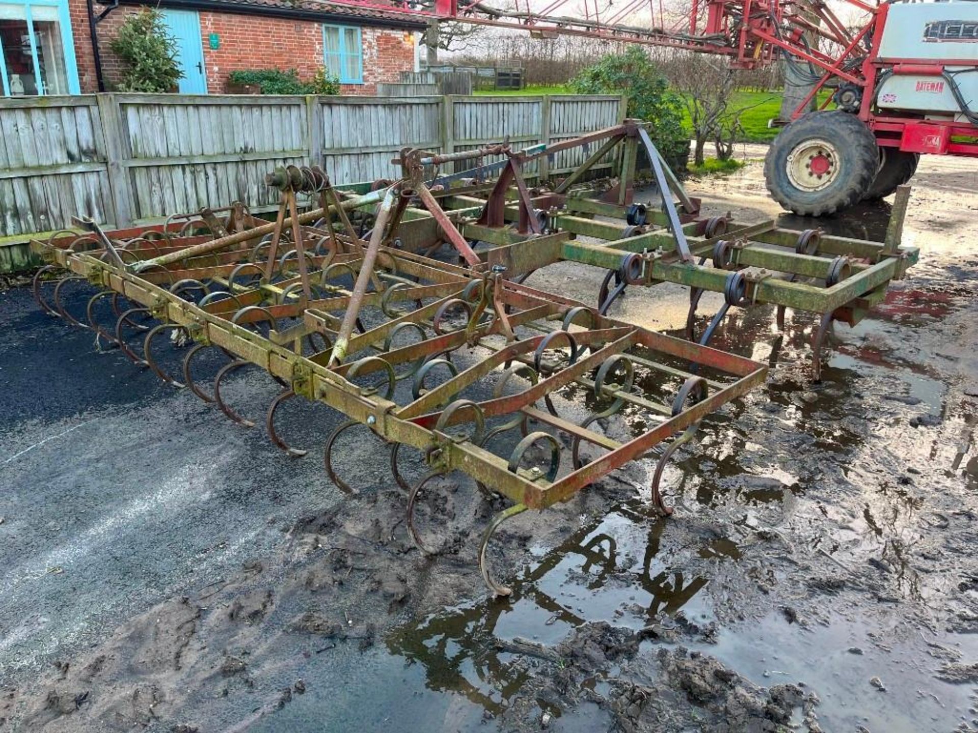 Cousins 4m Pigtail Tine Cultivator c/w Detachable 4m Rear Spring Tine Harrow - (Suffolk) - Image 3 of 6