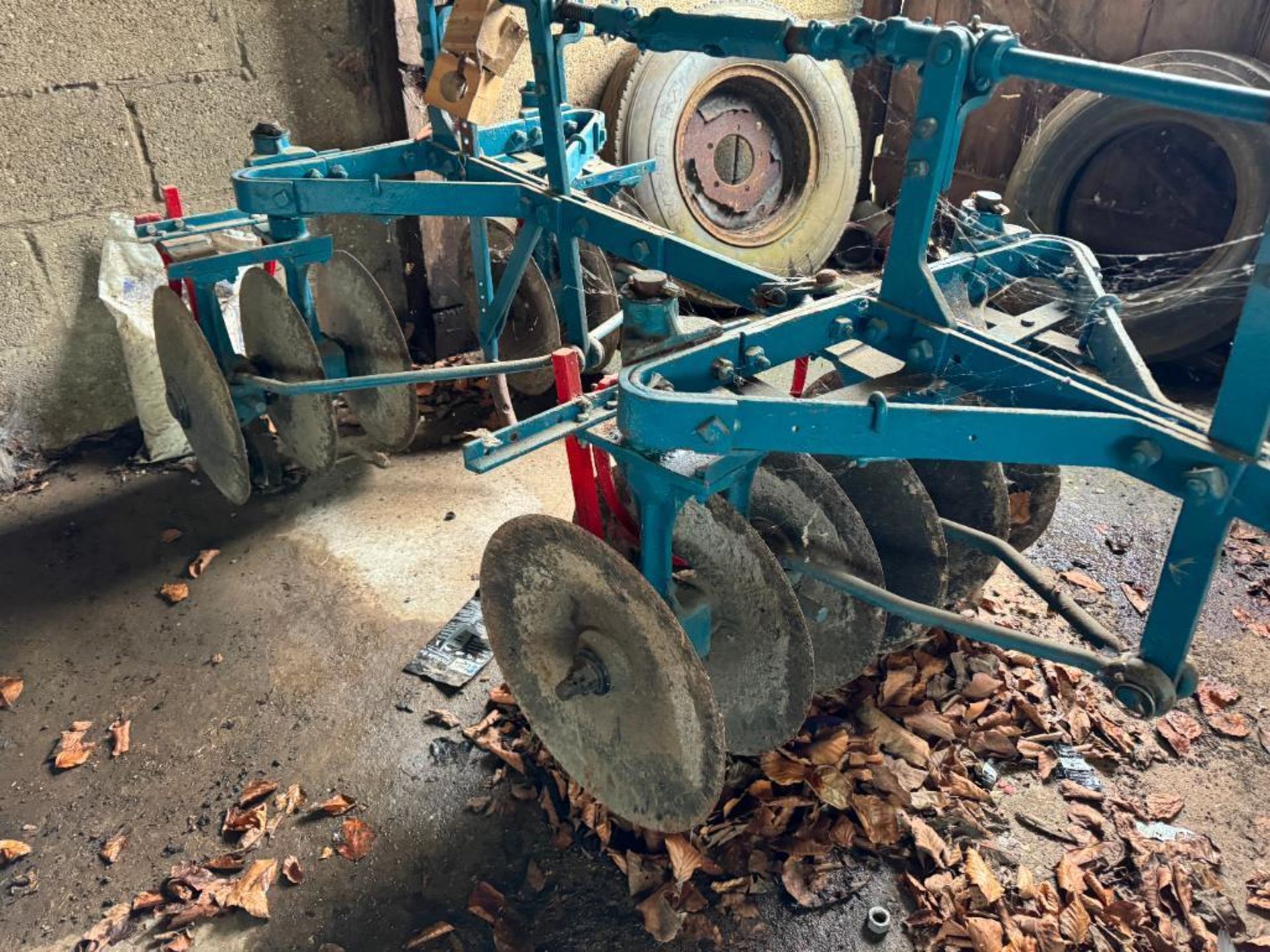 Set Ransomes 3' trailed discs to suit Ransomes crawler - Image 3 of 4