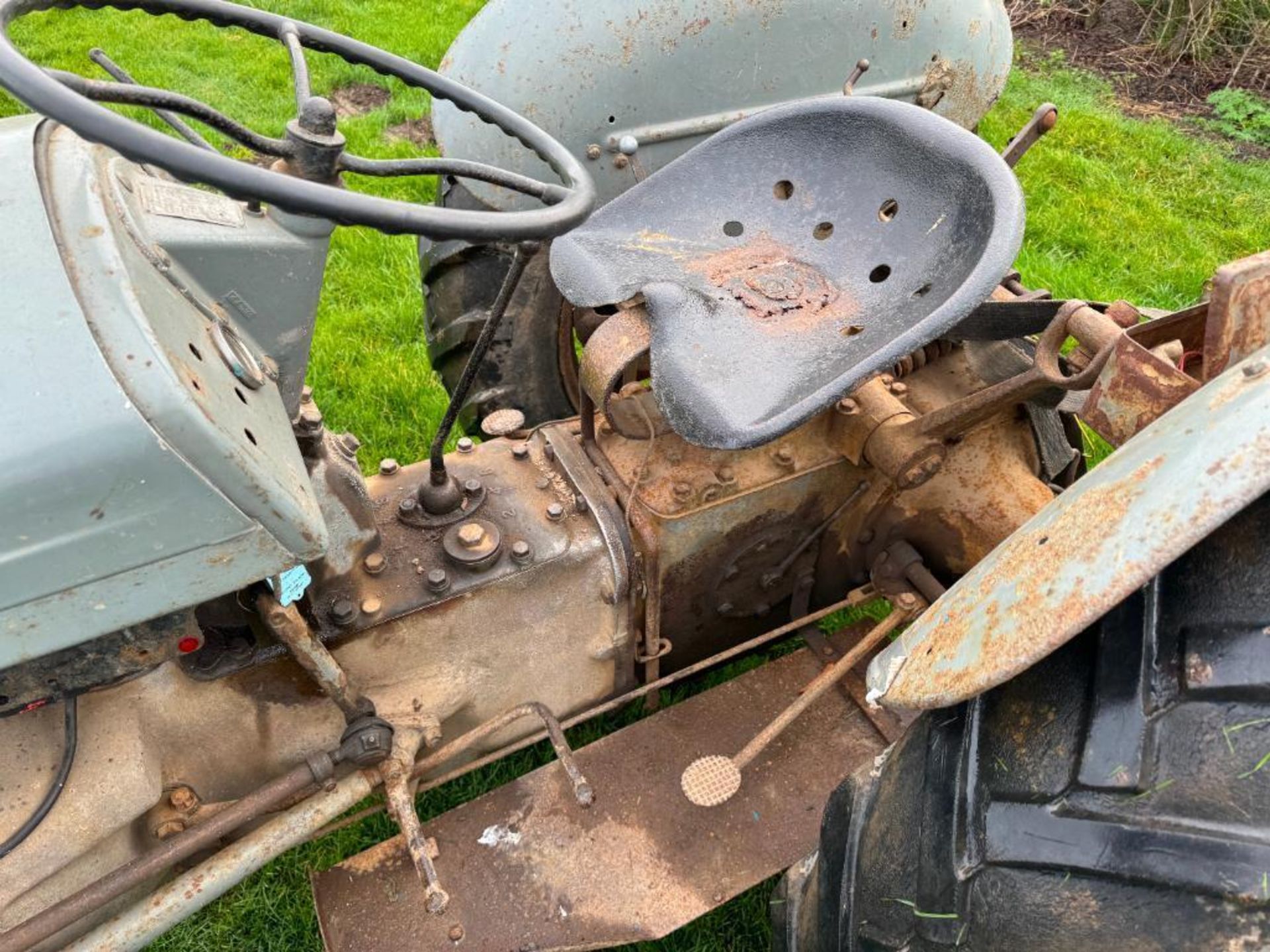 1949 Ferguson TED 2wd petrol paraffin tractor with rear linkage and PUH on 10.00-28 rear and 6.50-16 - Image 12 of 12