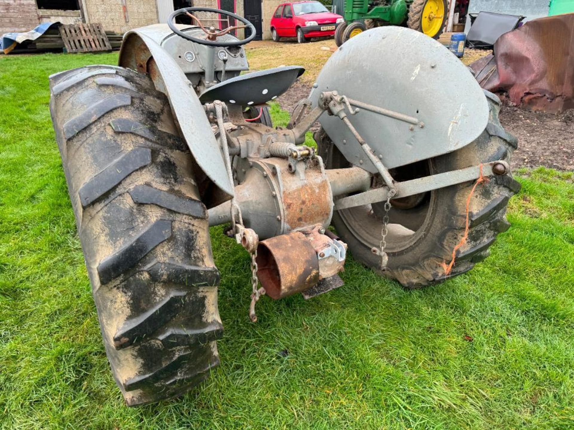 1955 Ferguson TED 2wd petrol paraffin tractor with underslung exhaust and linkage on 12.4-28 rear an - Image 5 of 11