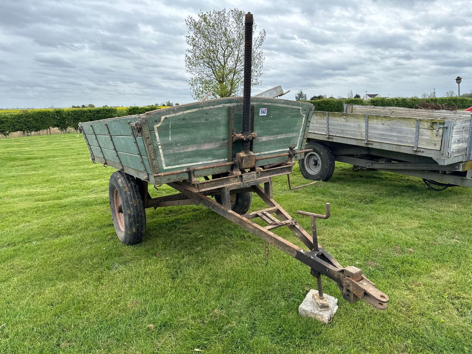 Pettit drop side manual wind tipping cart with front and rear raves - Image 2 of 4