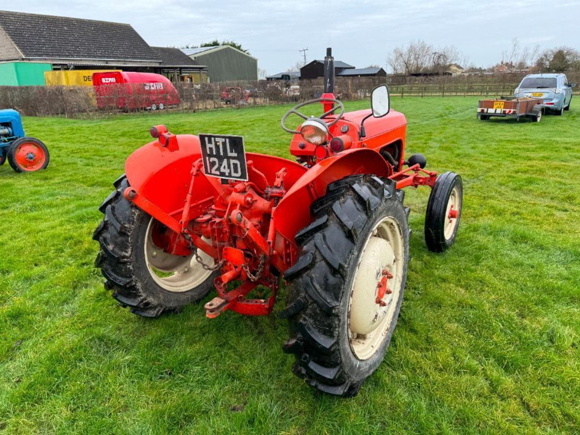 BMC 9/16 2wd diesel tractor with rear linkage and swinging drawbar on 9.5-24 rear and 5.00-15 front - Image 9 of 12