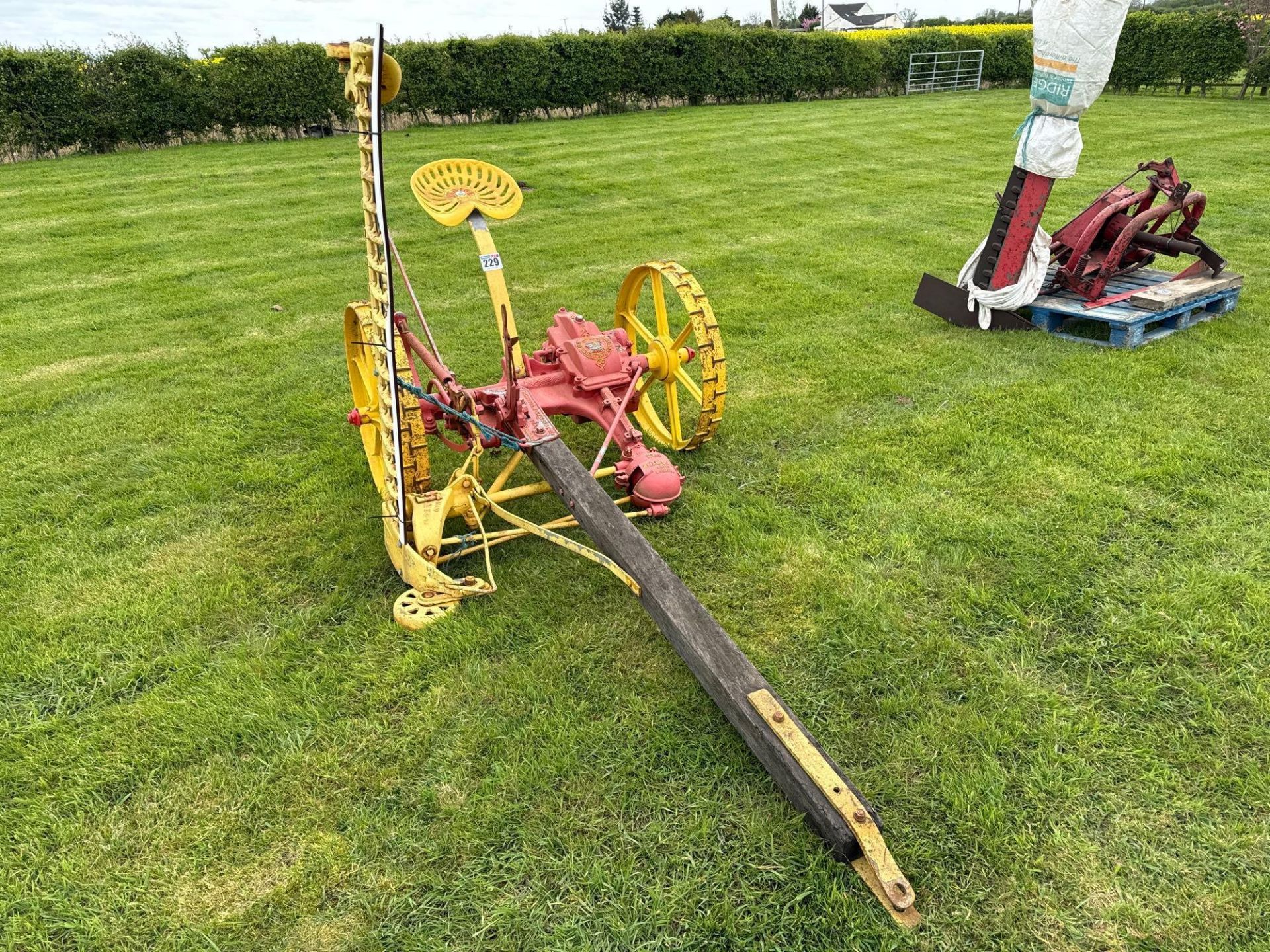 Harrison McGregor & Co Ltd trailed finger bar mower. Serial No: 7747 - Image 2 of 3