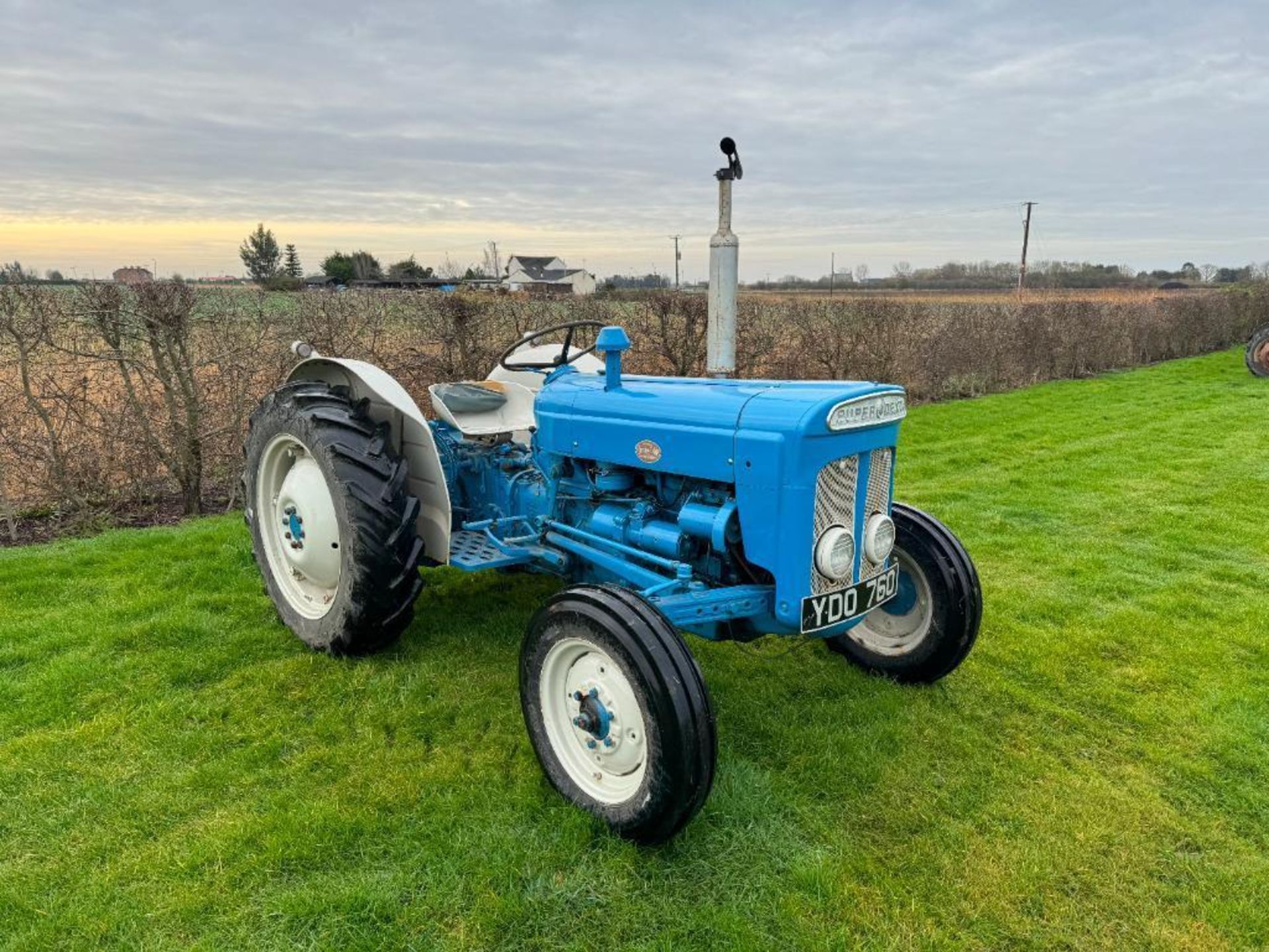 1964 Fordson Super Dexta 2wd diesel tractor with rear linkage, drawbar and PTO on 11.2/28 rear and 6 - Bild 12 aus 12