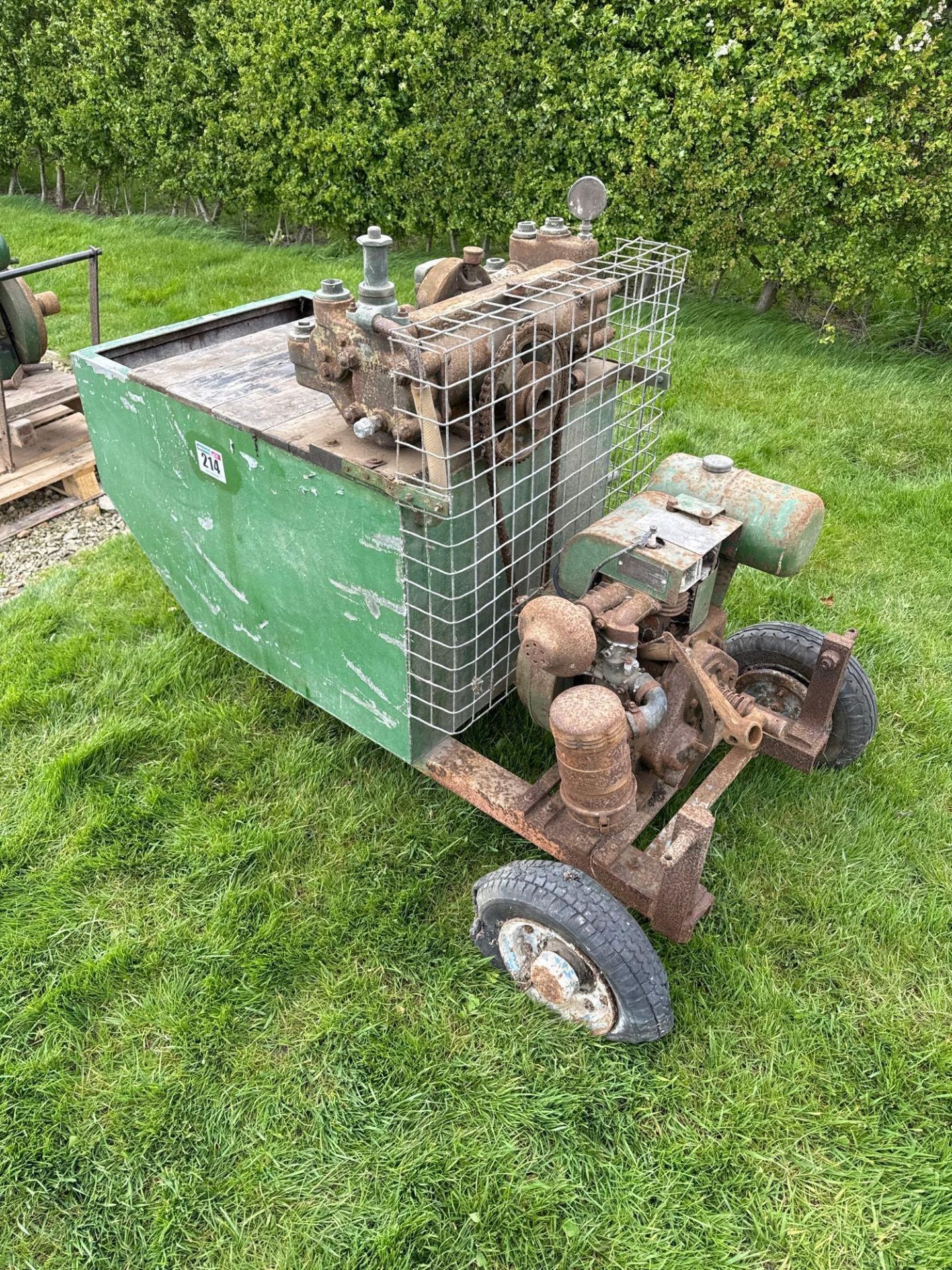 Petter orchard sprayer. NB: Starting handle in office - Image 2 of 2