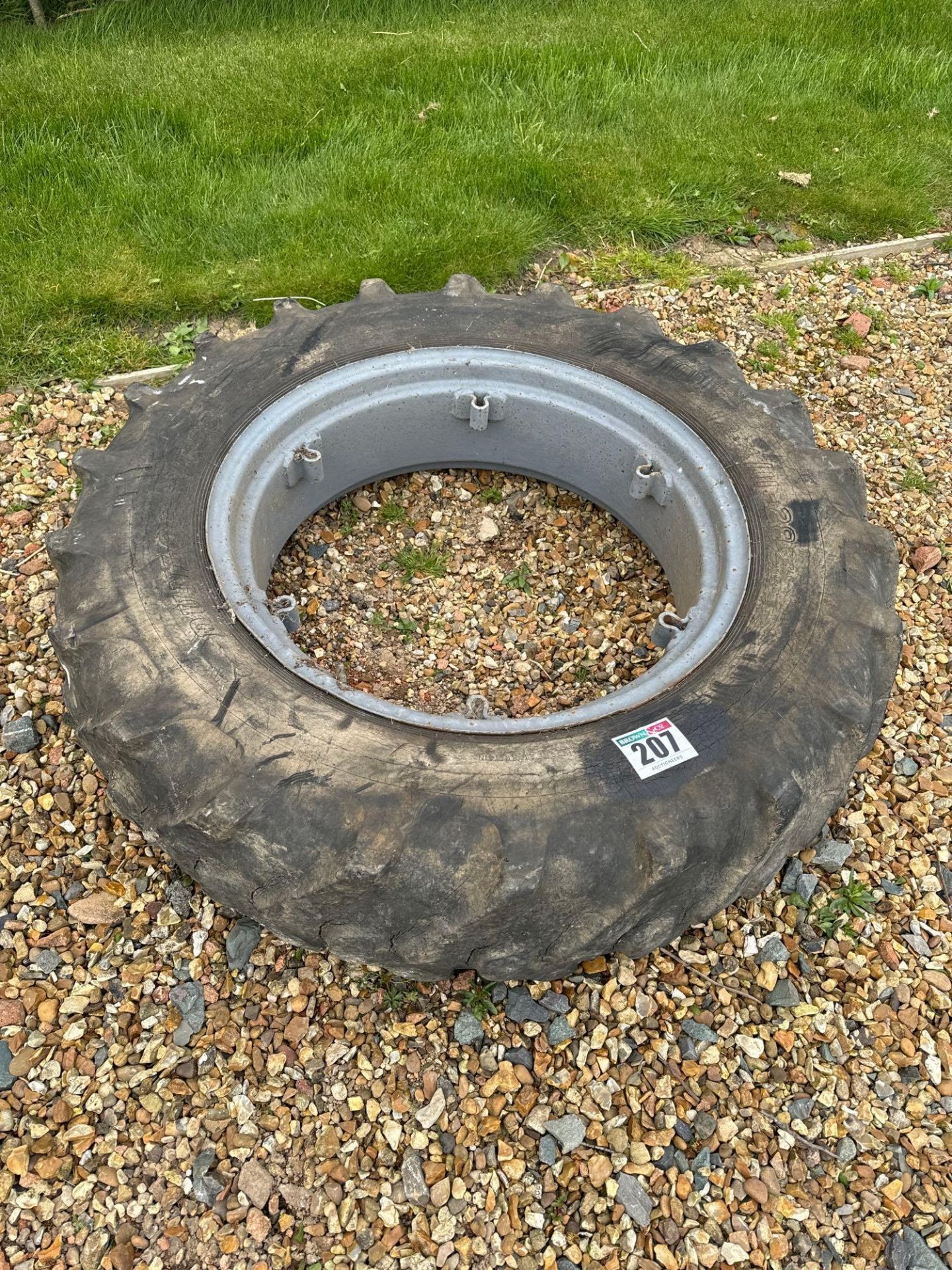 Single Dunlop 12.4/11-28 wheel and tyre (no centre)